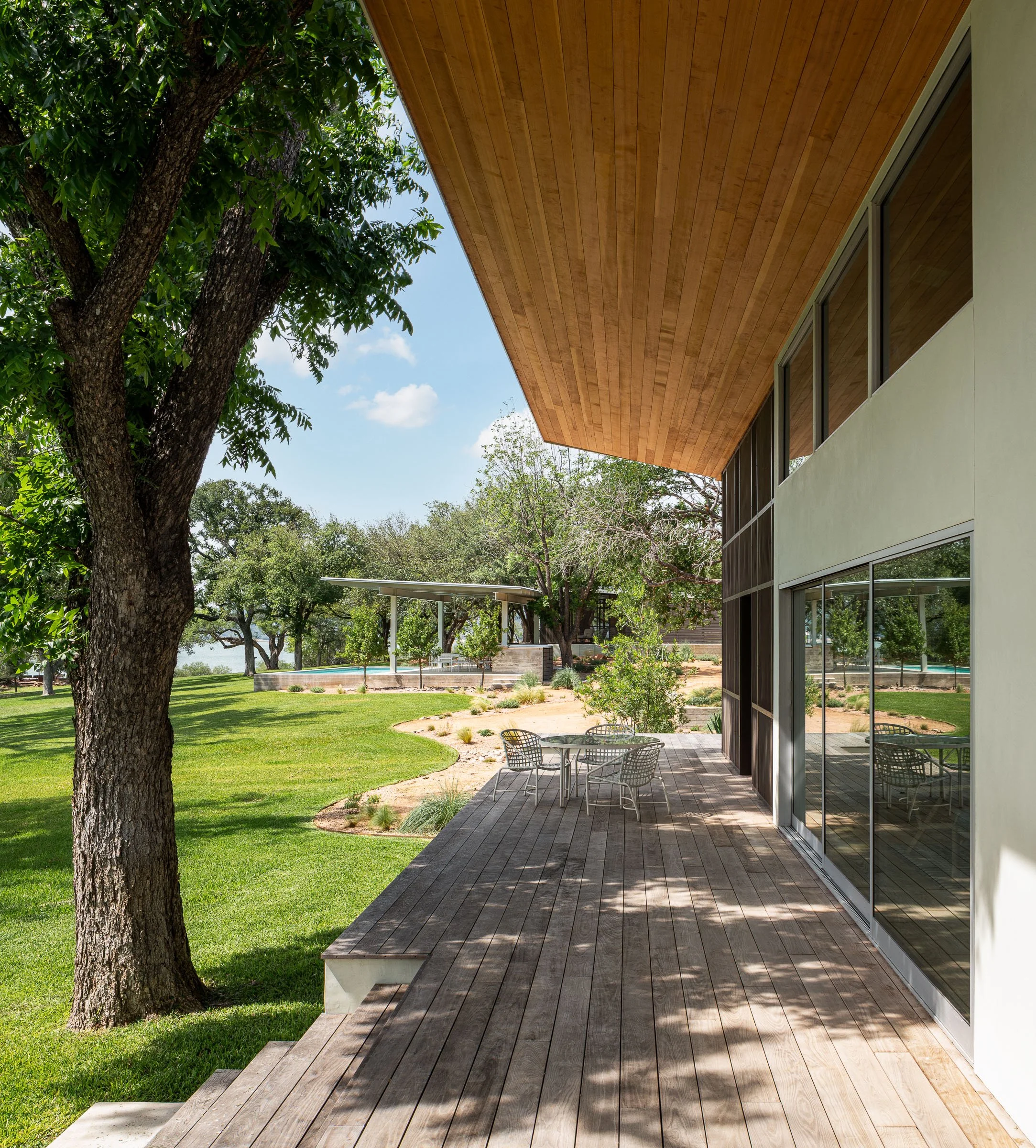Lake Buchanan
François Levy  Architecture + Interiors 2  /  13