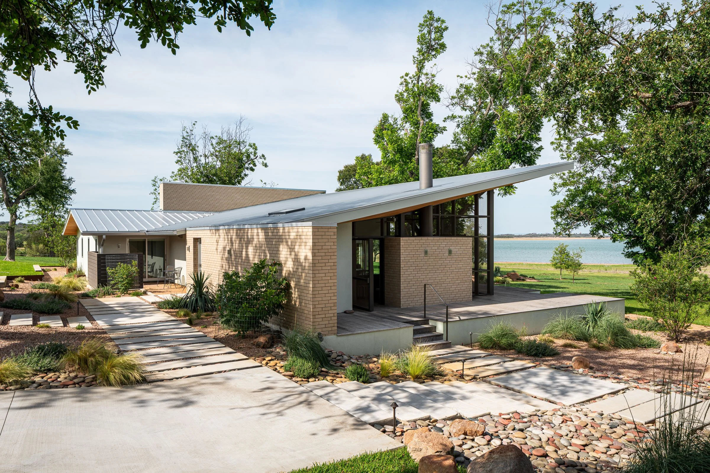 Lake Buchanan
François Levy  Architecture + Interiors 1  /  13