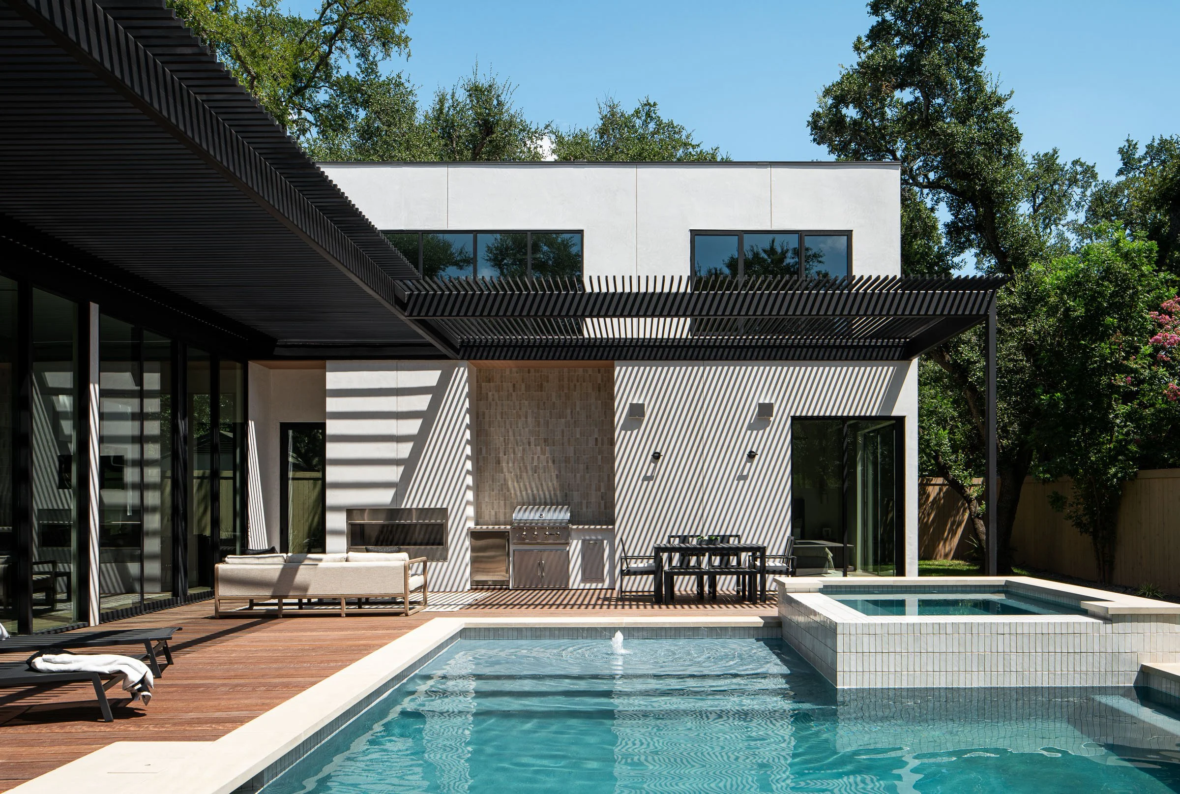 Venado
Workshop No. 5 + Mosier Luxury Homes 9  /  15