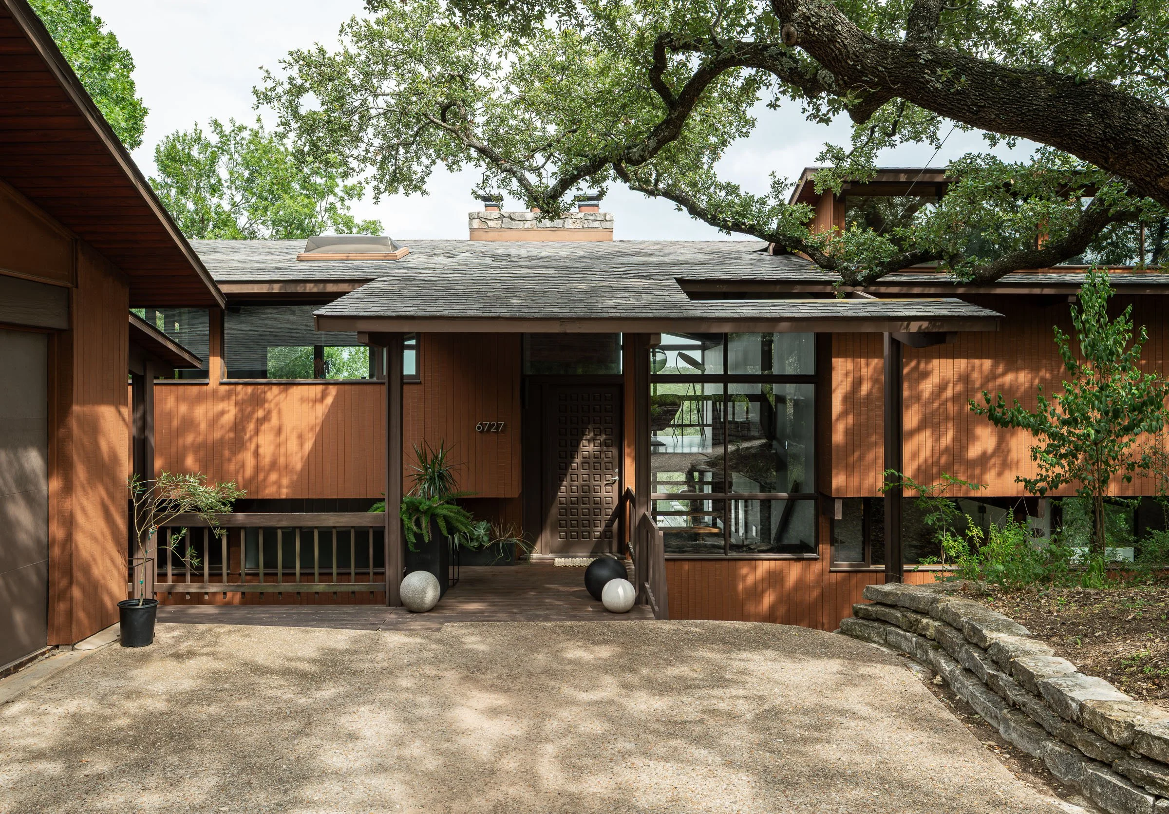 Sterling Cooper Residence
Candace Wong Architecture + Design 1  /  12