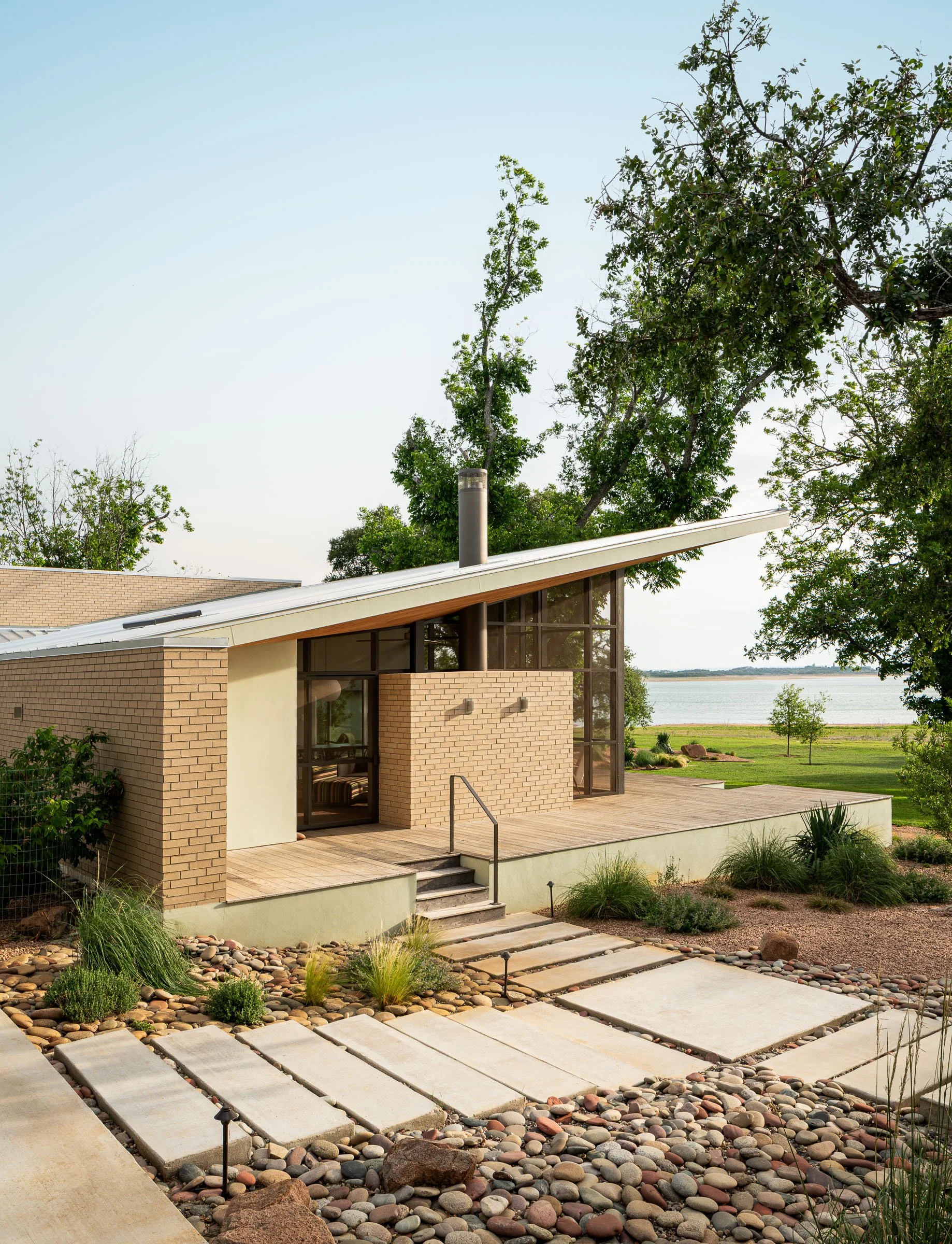 Lake Buchanan
François Levy  Architecture + Interiors 9  /  13