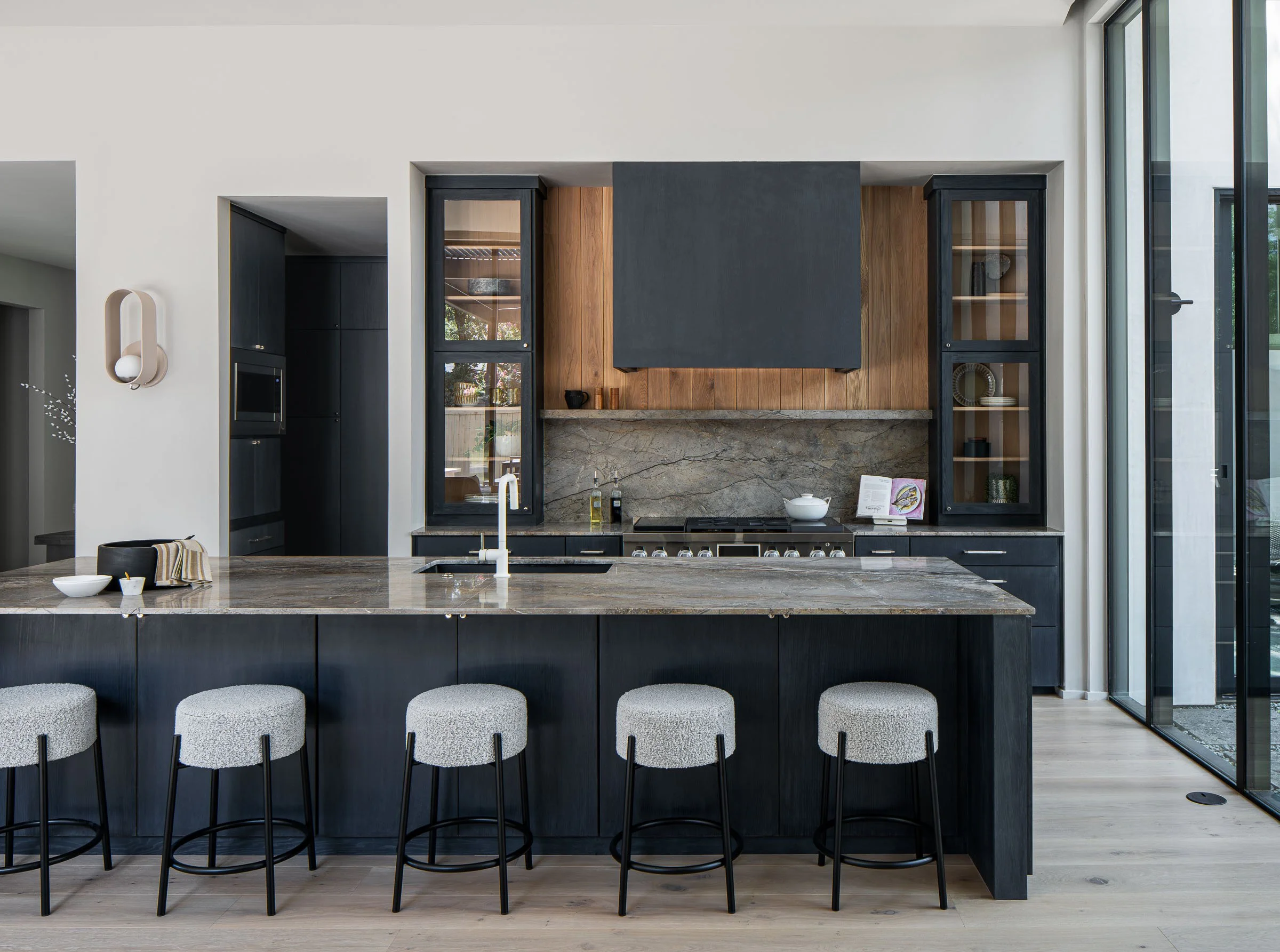 Venado
Workshop No. 5 + Mosier Luxury Homes 2  /  15