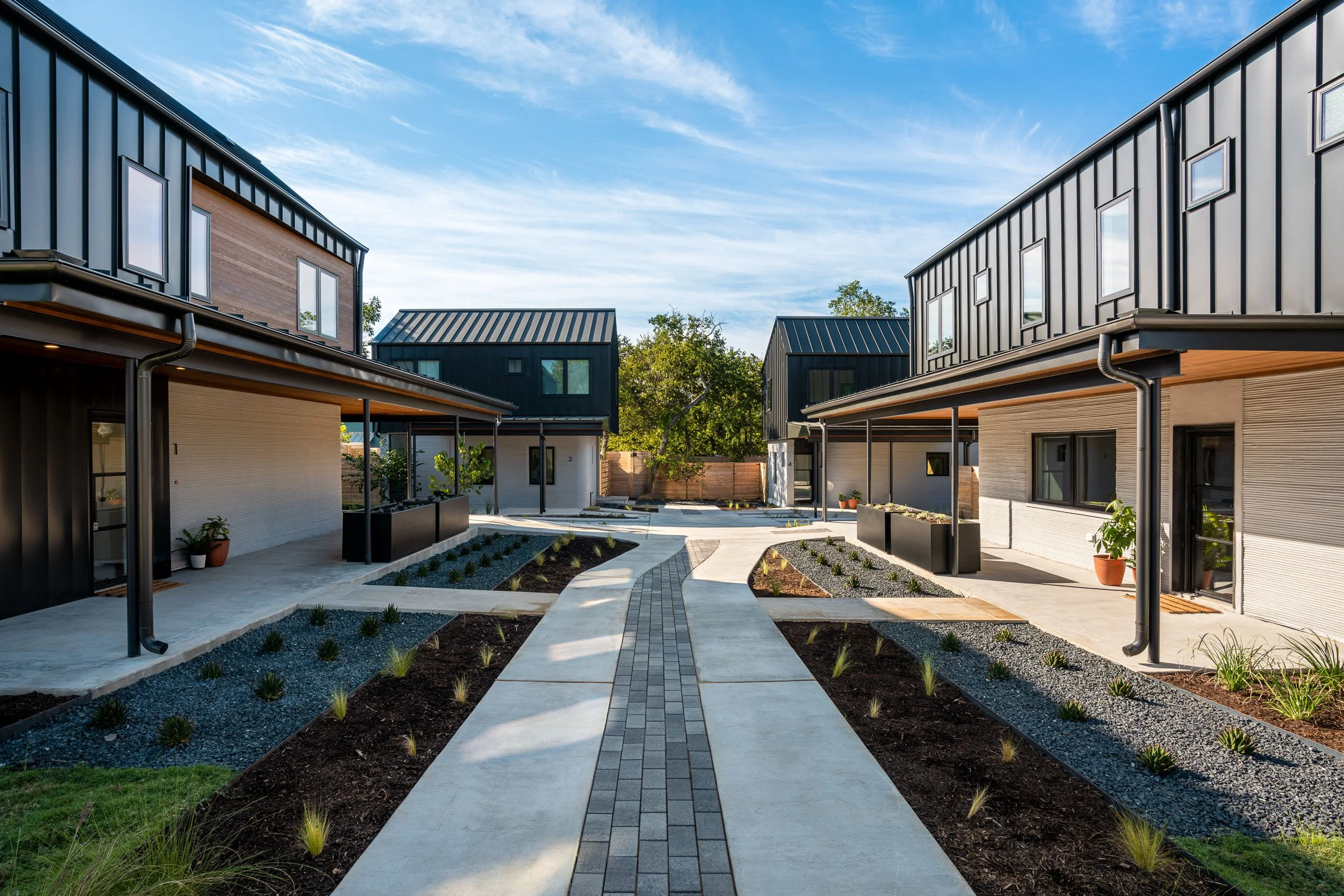 ICON
Logan Architecture 2  /  4