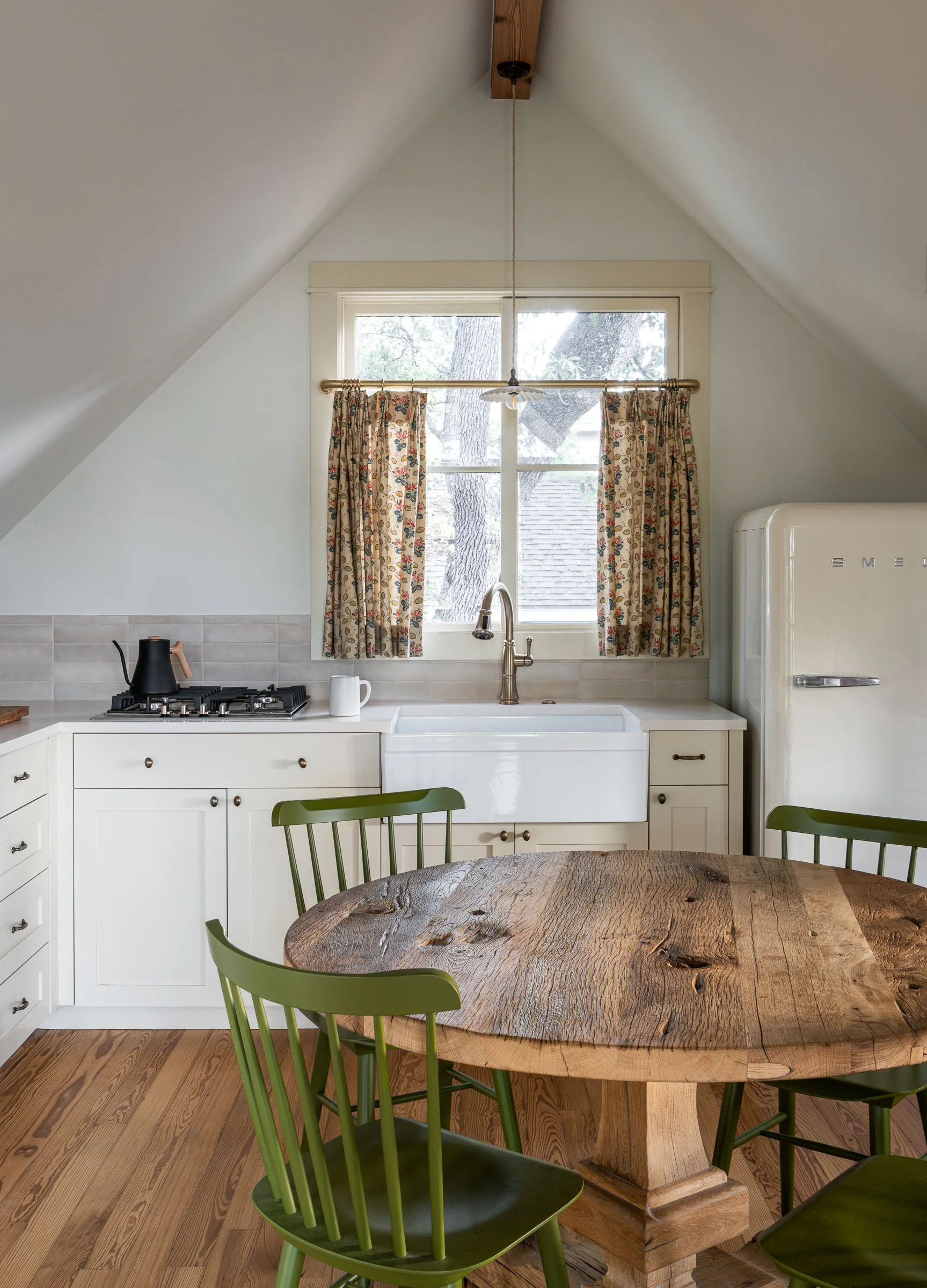 Travis Heights Residence
Studio Momentum 9  /  11