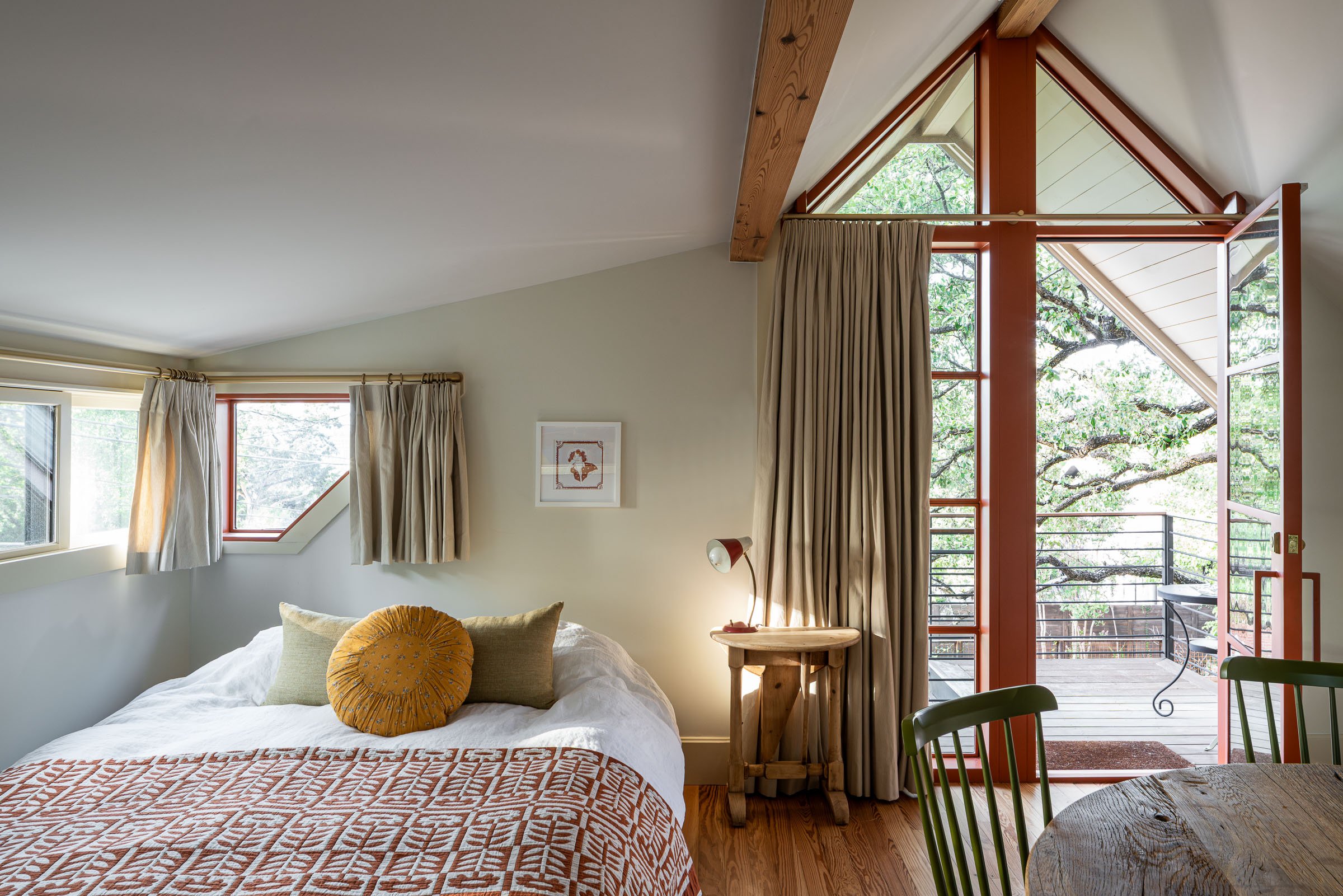 Travis Heights Residence
Studio Momentum 8  /  11