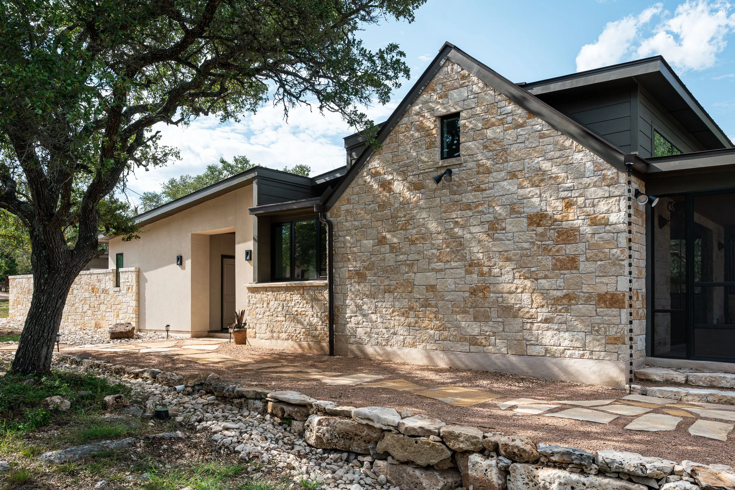 Devils Backbone
Office of Architecture 5  /  8