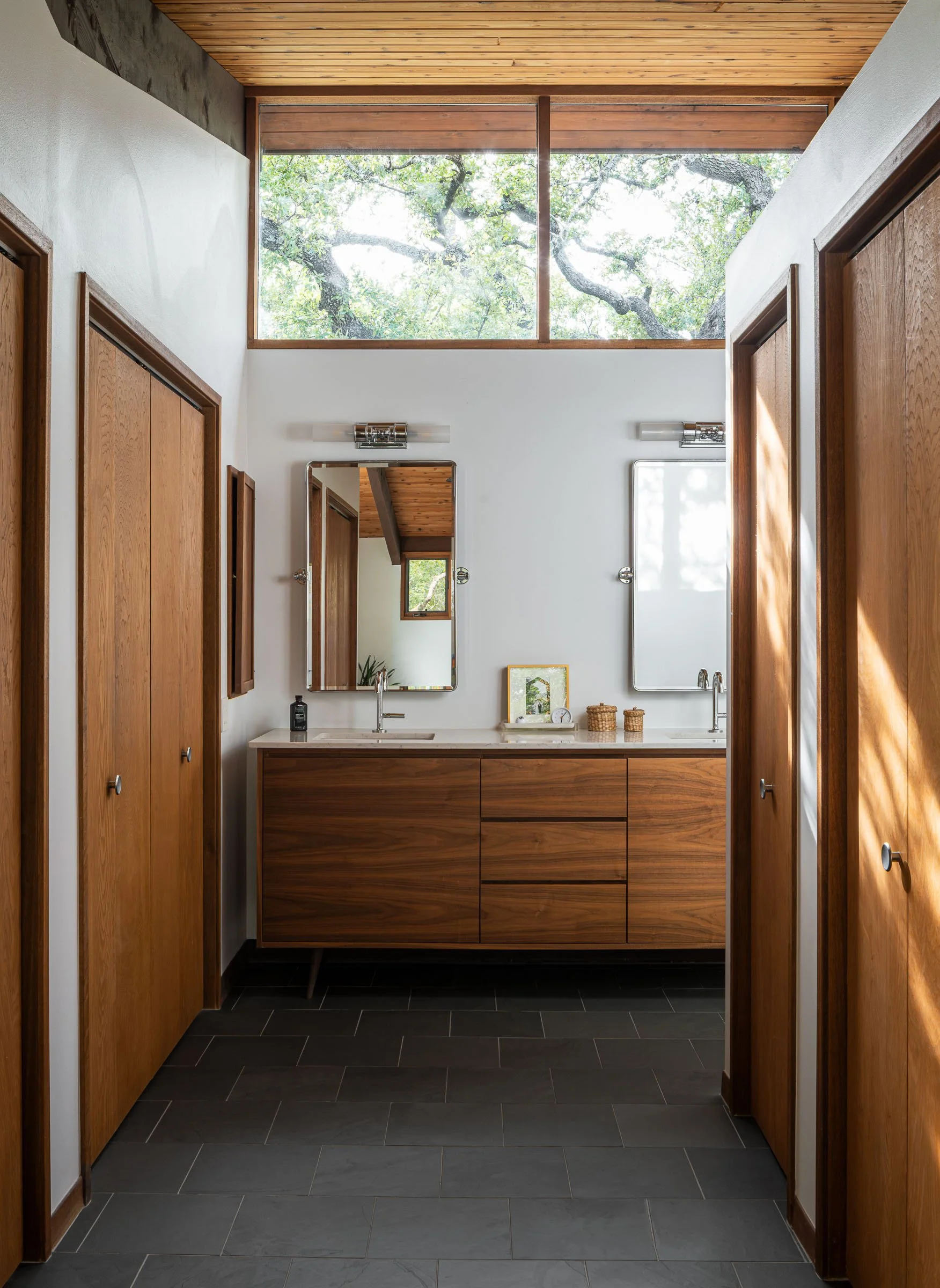 Sterling Cooper Residence
Candace Wong Architecture + Design 7  /  12