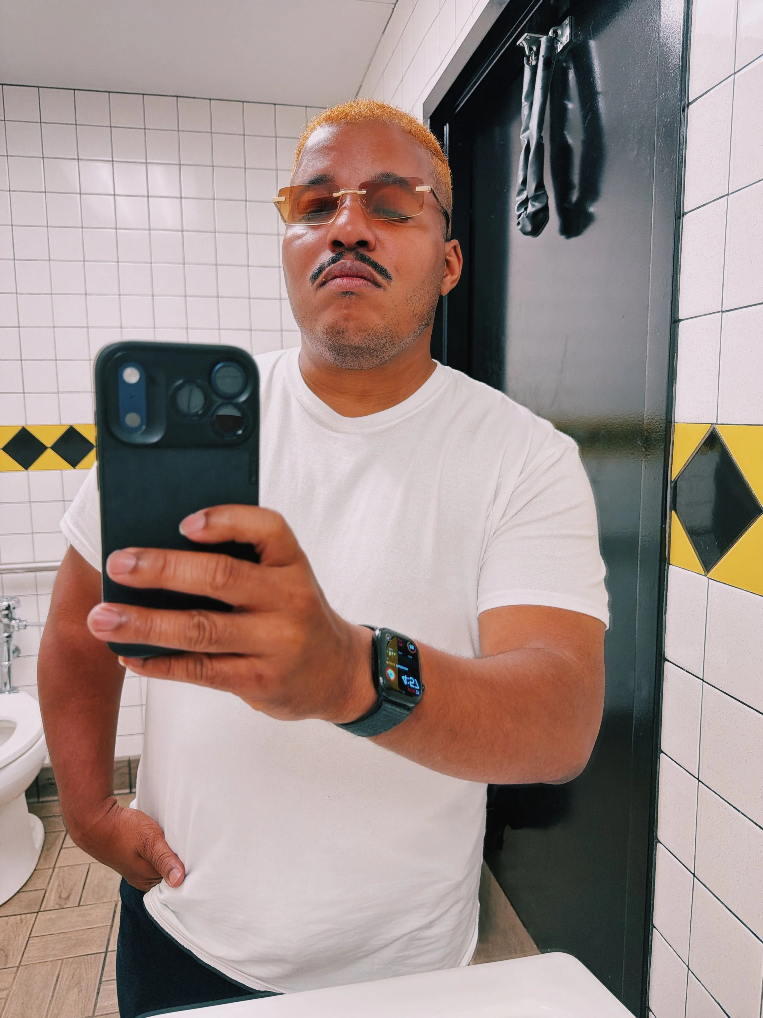 justanotherbathroomphoto.jpg