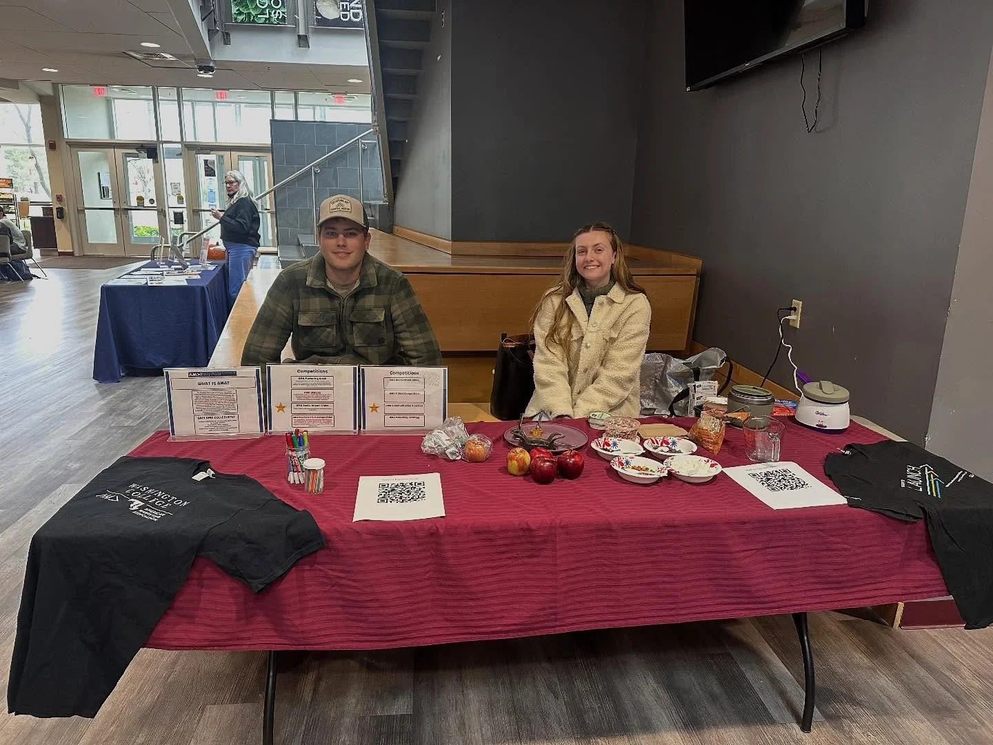 We appreciate everyone who stopped by our table, enjoyed a candy apple, and helped support our fundraiser! 🍎🙏 Your support means so much to AMA, let&rsquo;s keep the momentum going for the last few weeks of the semester✨🍂