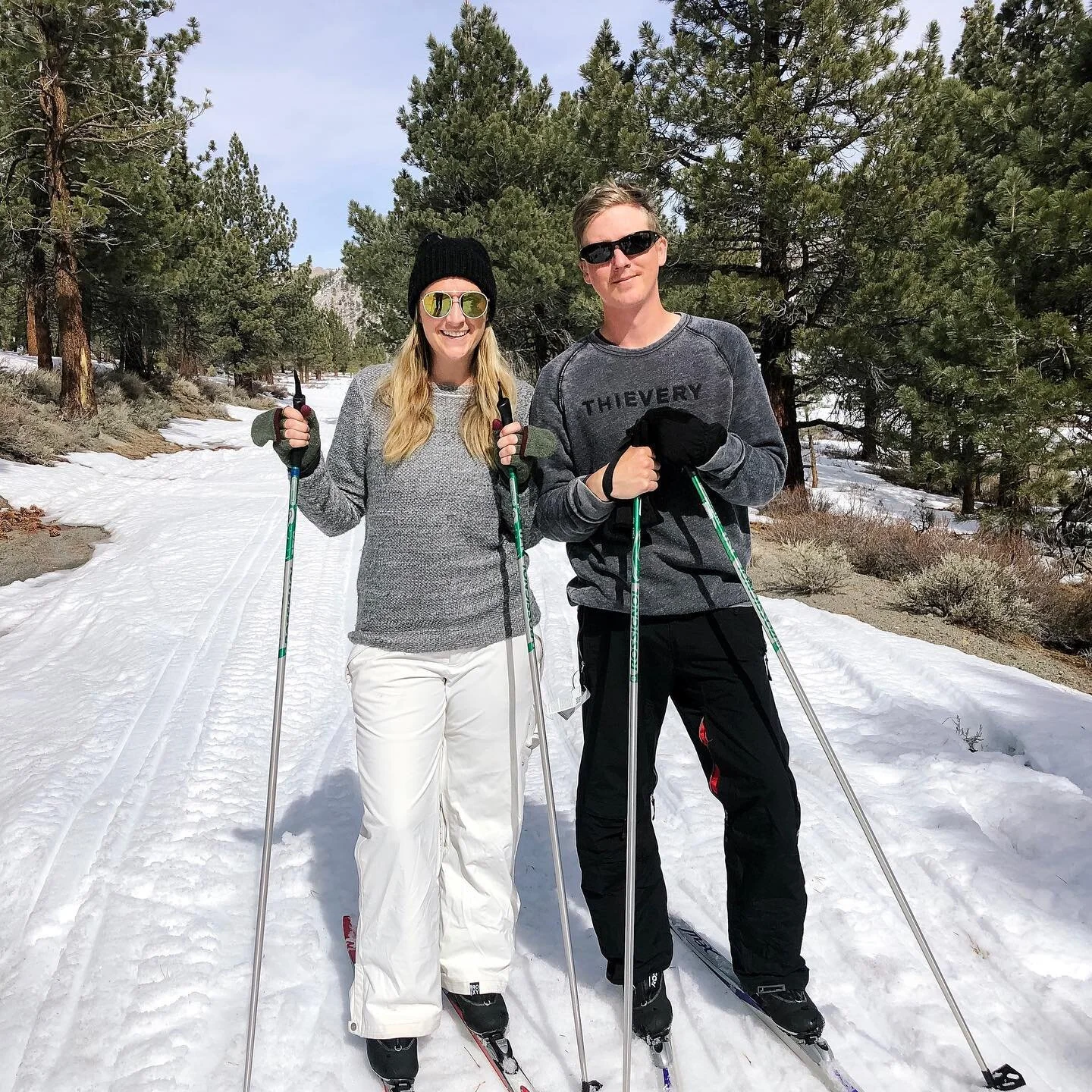 I quickly turned from sporty spice to limpy gazelle on this back country skiing outing 😆 but it was so funnnnnn!!! Also first time snowmobiling and wow, I could only think about crashing and how much it would hurt. Which made me feel old af and no f