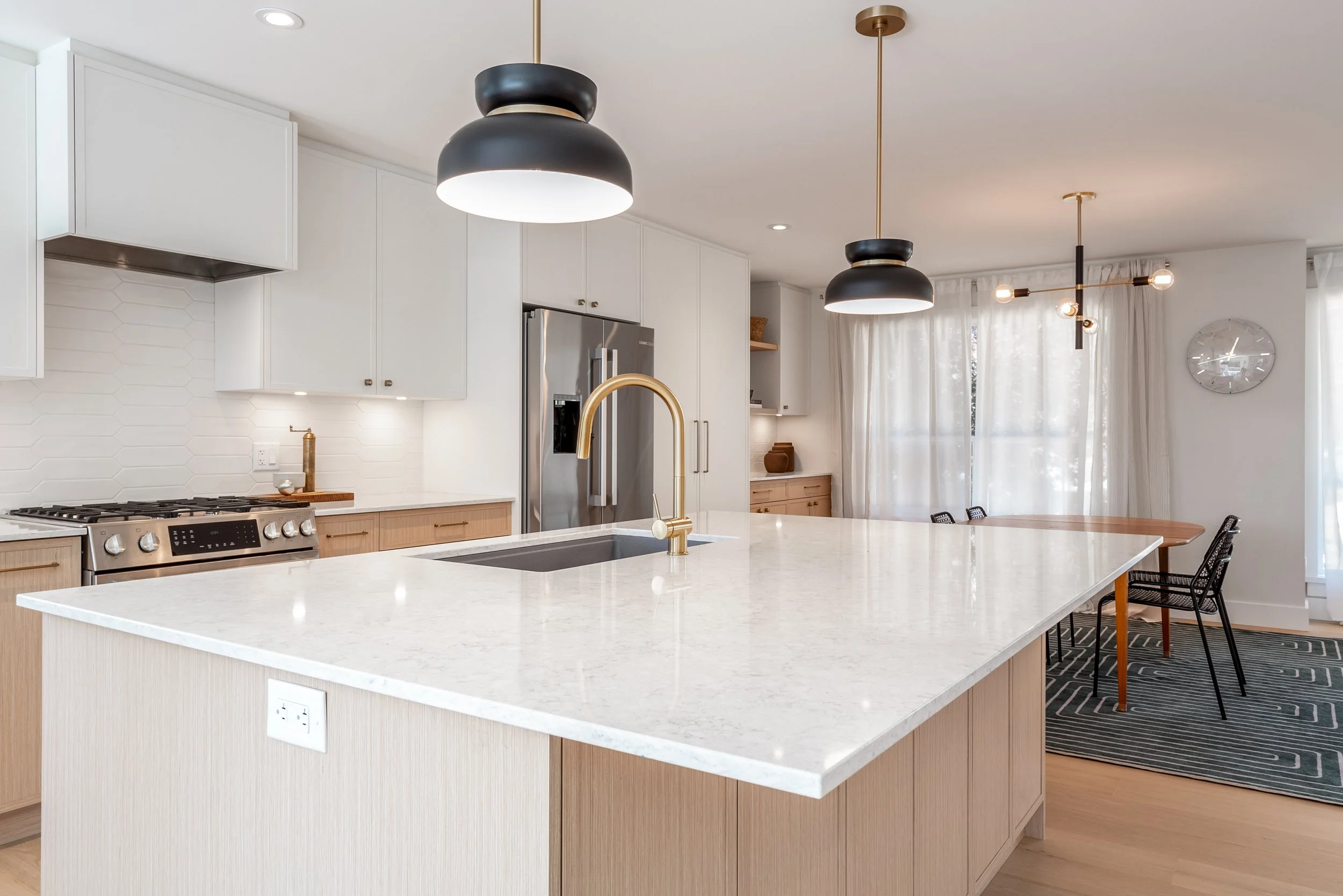 905 Maltwood Terr-13.jpg