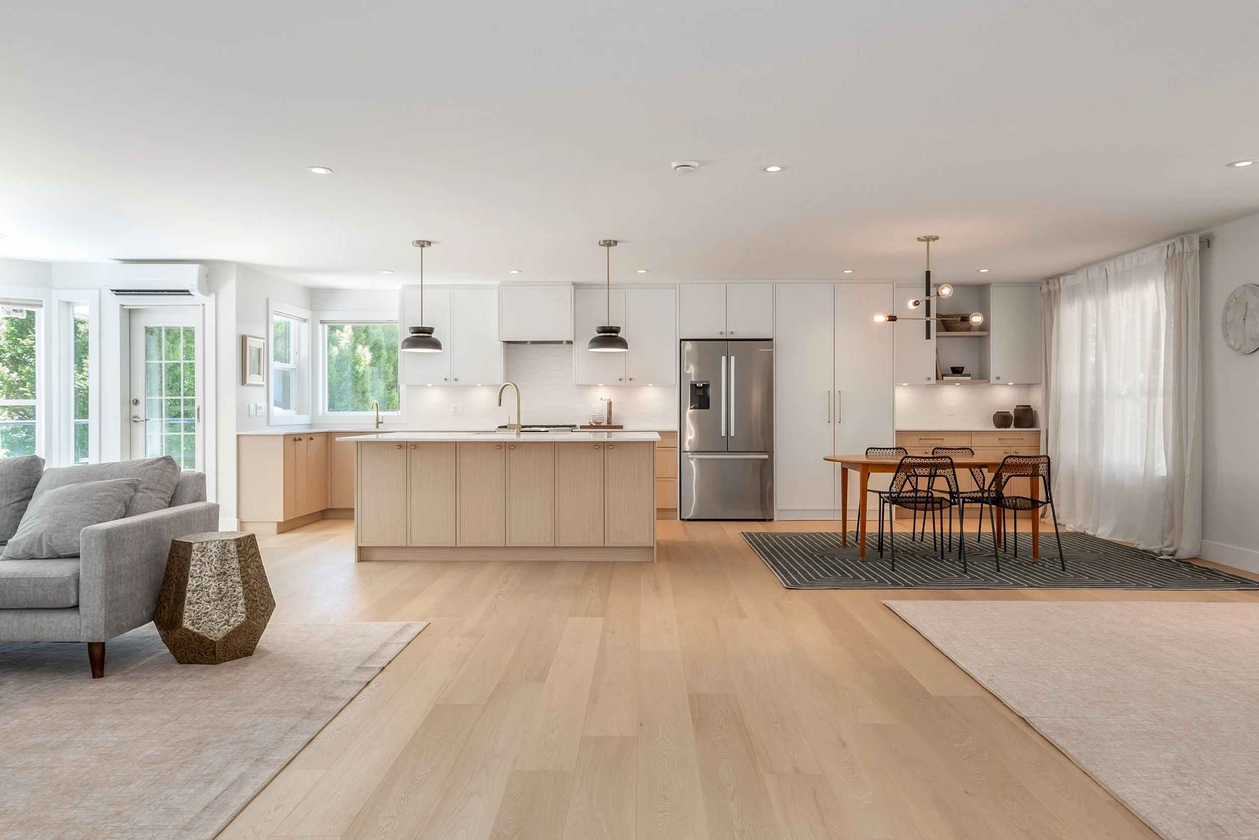 905 Maltwood Terr-9.jpg