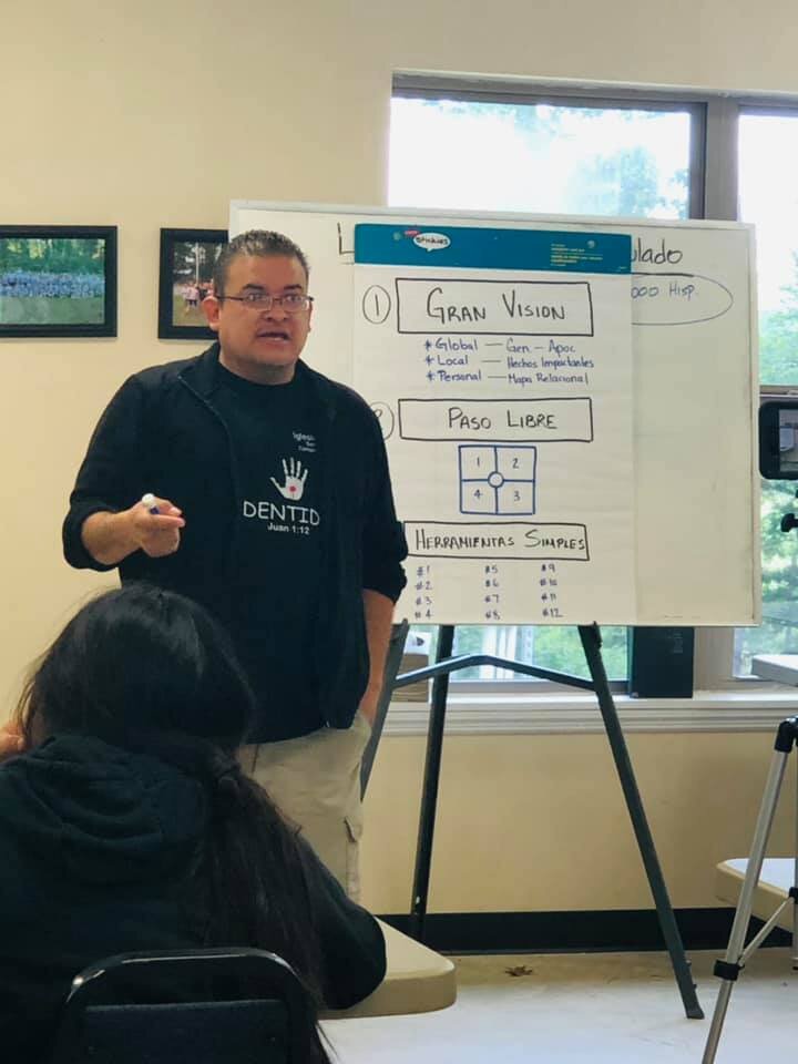 SPANISH 4 FIELDS DISCIPLESHIP MULTIPLICATION TRAINING IN BENTON ARKANSAS WITH FERNANDO TOLEDO 