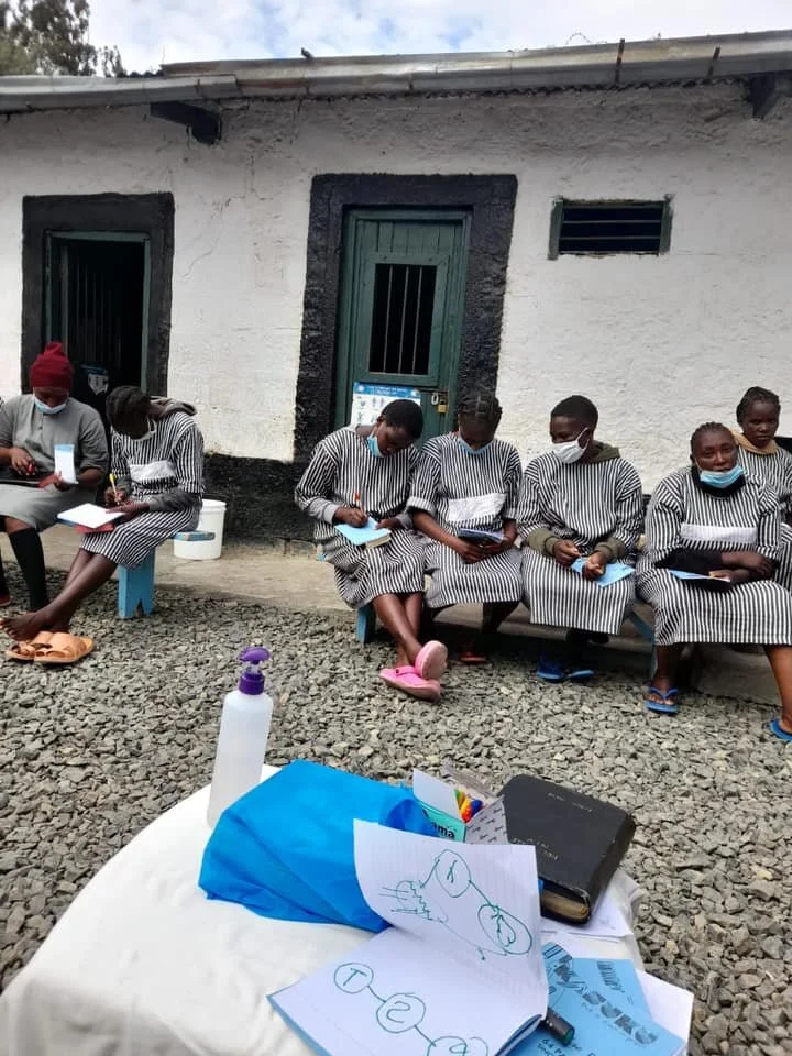SARAH AMANI TAKES 4 FIELDS DISCIPLESHIP MULTIPLICATION TRAINING TO KENYAN PRISON.