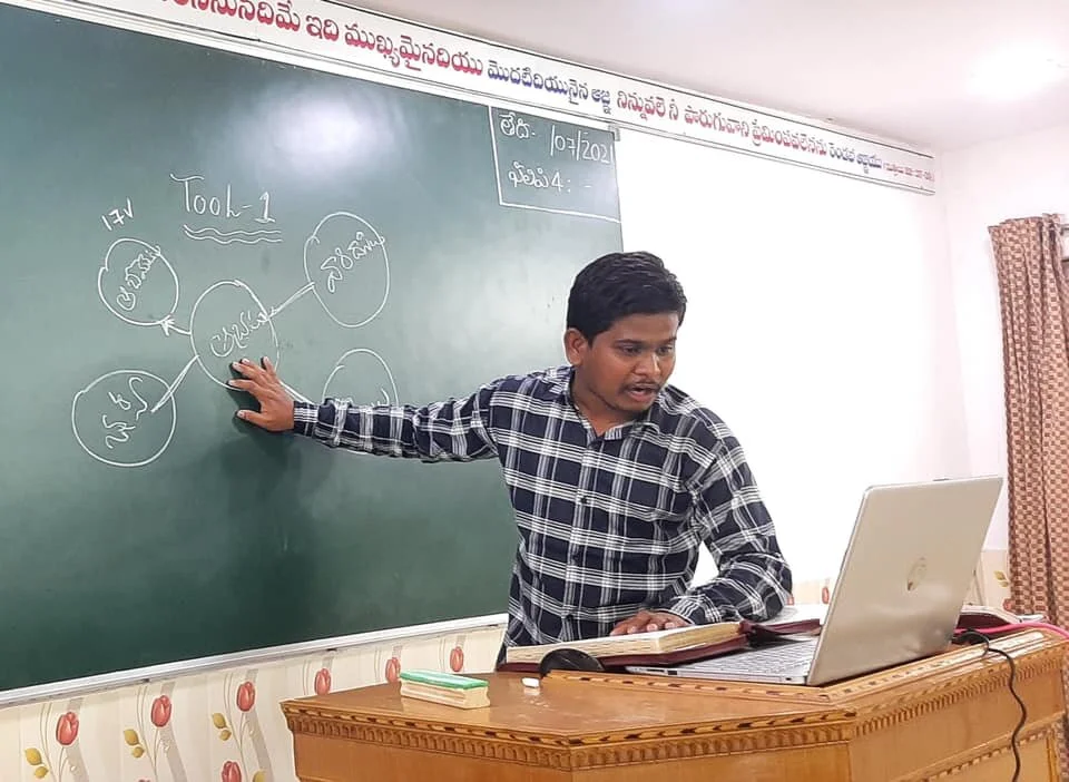 TWO DIFFERENT INDIAN 4 FIELDS DISCIPLESHIP MULTIPLICATION TRAININGS WITH DAYAKAR.