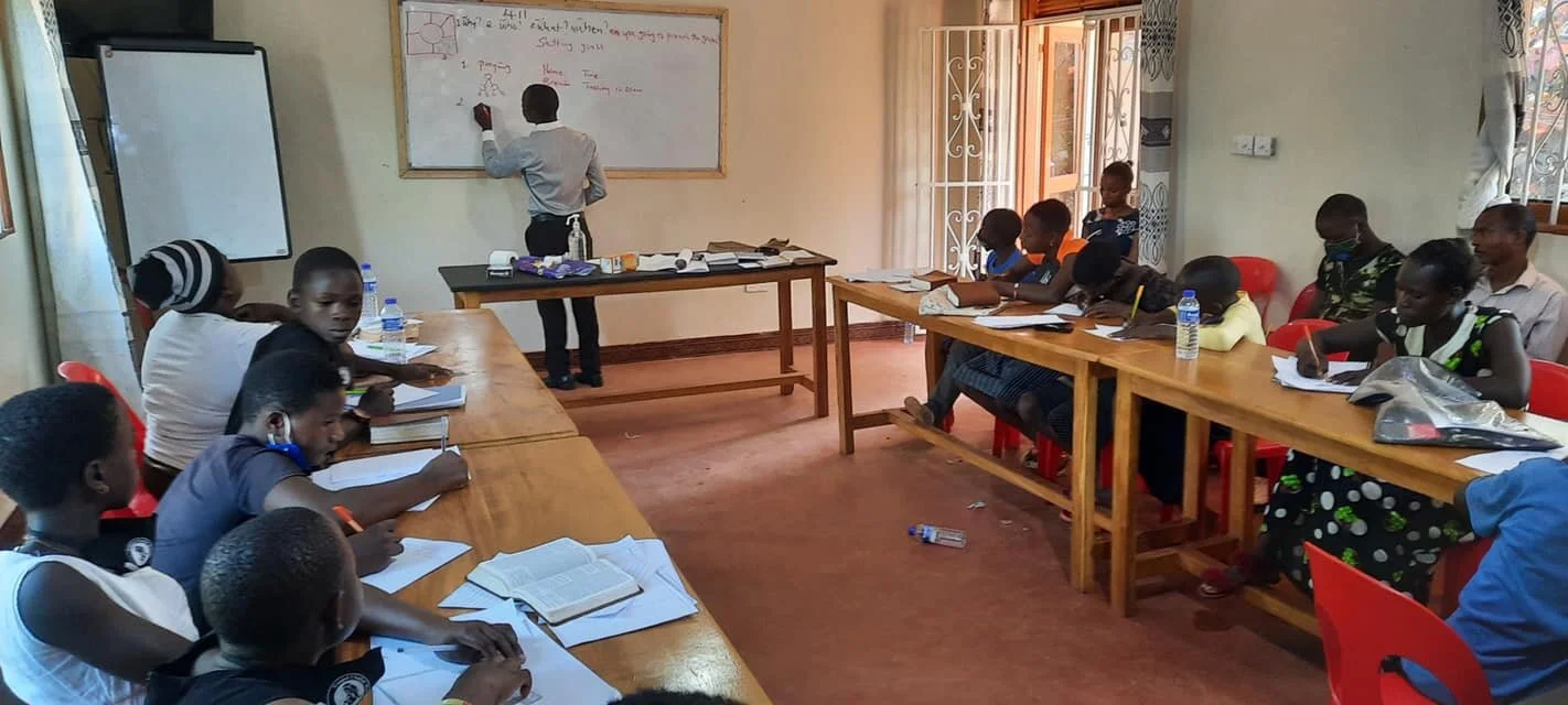 AMAZING UGANDAN 4 FIELDS DISCIPLESHIP MULTIPLICATION TRAINING WITH SOULS GIVING THEIR LIVES TO JESUS.
