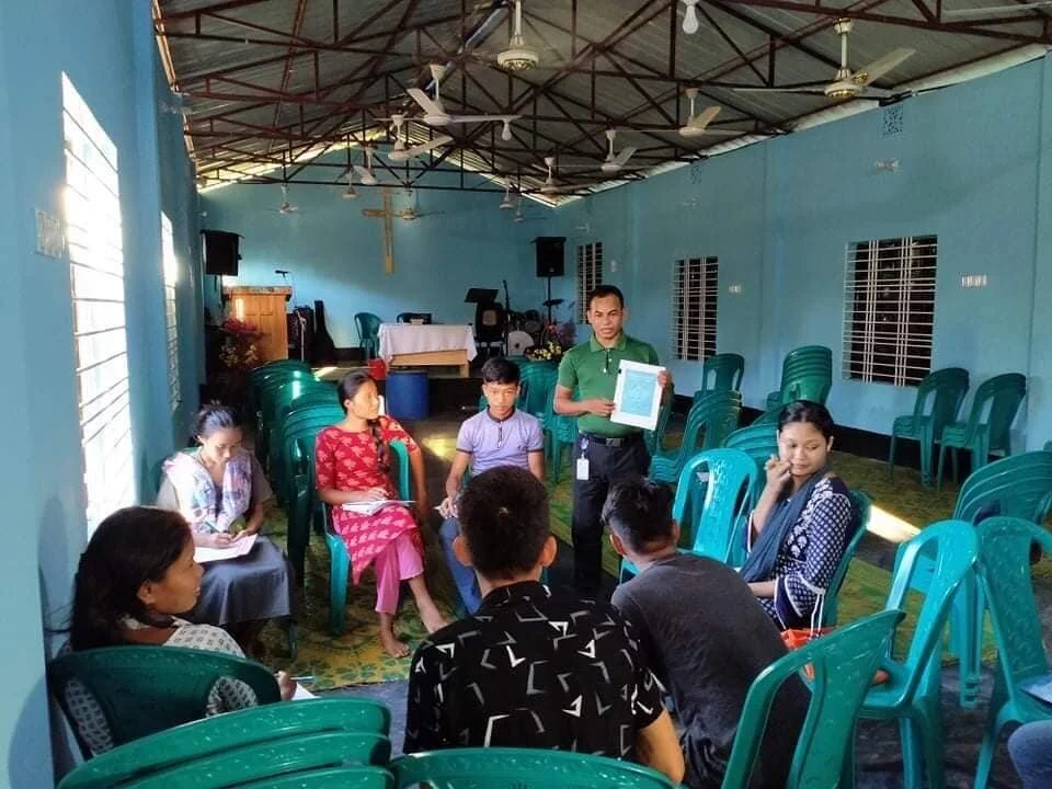 BANGLADESH 4 FIELDS DISCIPLESHIP MULTIPLICATION TRAINING WITH EMON ROAZA.