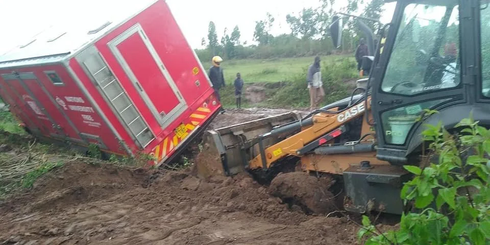 KENYAN GOSPEL CHARIOT STUCK IN MUD AND ARRIVES LATE FOR GOSPEL MEETING, BUT THE SHOW GOES ON.