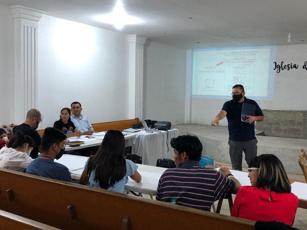 MEXICAN 4 FIELDS DISCIPLESHIP MULTIPLICATION TRAINING WITH FERNANDO TOLEDO. AMAZING