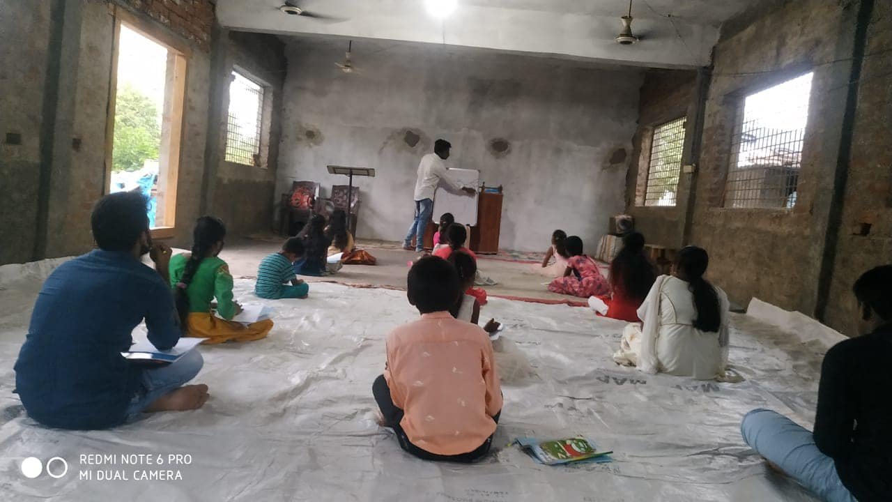 YOUNG SAMUEL IN INDIA TRAINING AND TEACHING THE YOUNGER ONES