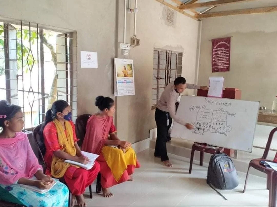 BANGLADESH 4 FIELDS DISCIPLESHIP MULTIPLICATION TRAINING WITH EMON ROAZA.