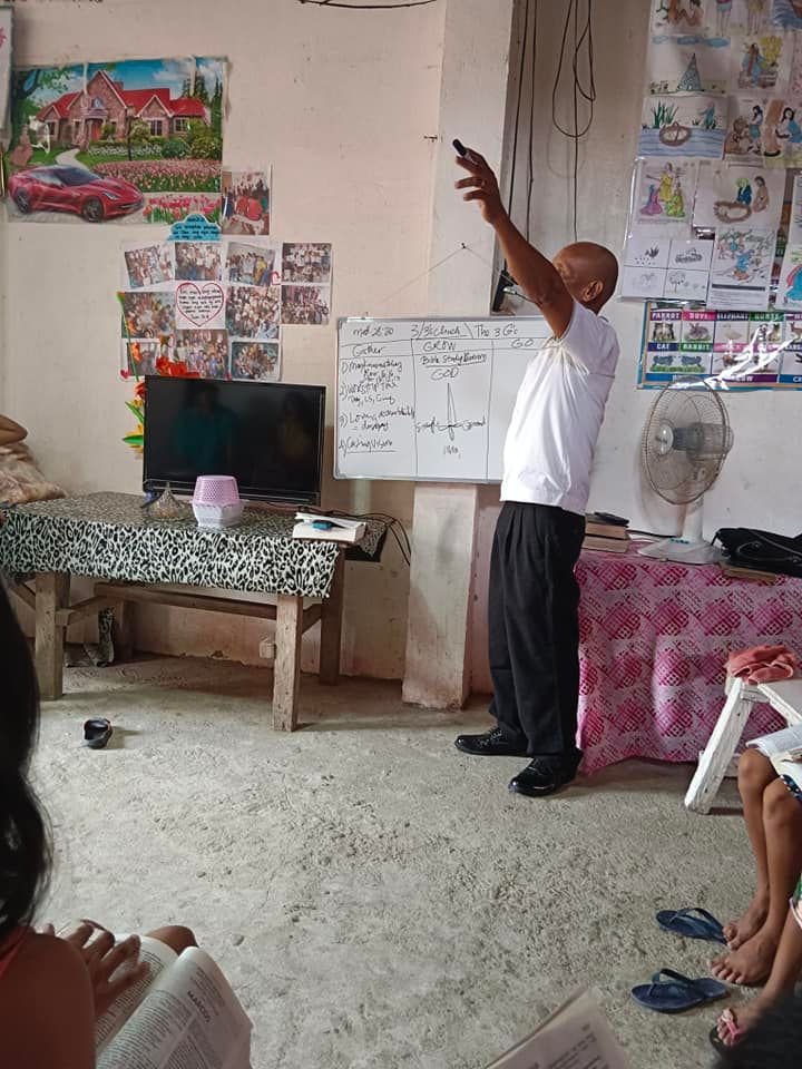 3/3s SUNDAY WORSHIP IN THE PHILIPPINES 