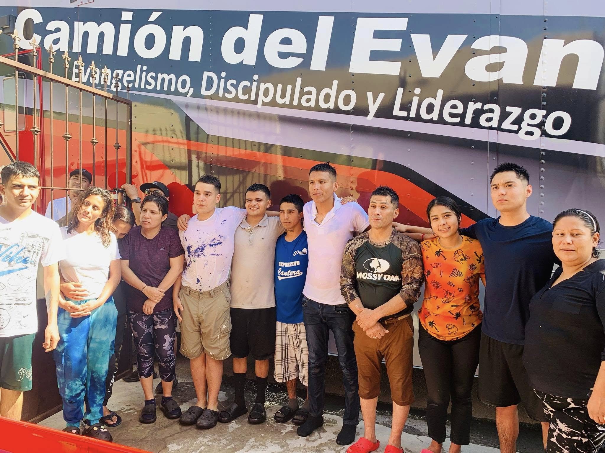 NEWLY BAPTIZED ARE EQUIPPED IN DISCIPLESHIP MEXICO SECOND WEEK OF CAMPAIGN IN SAN BUENAVENTURA COAHUILA.