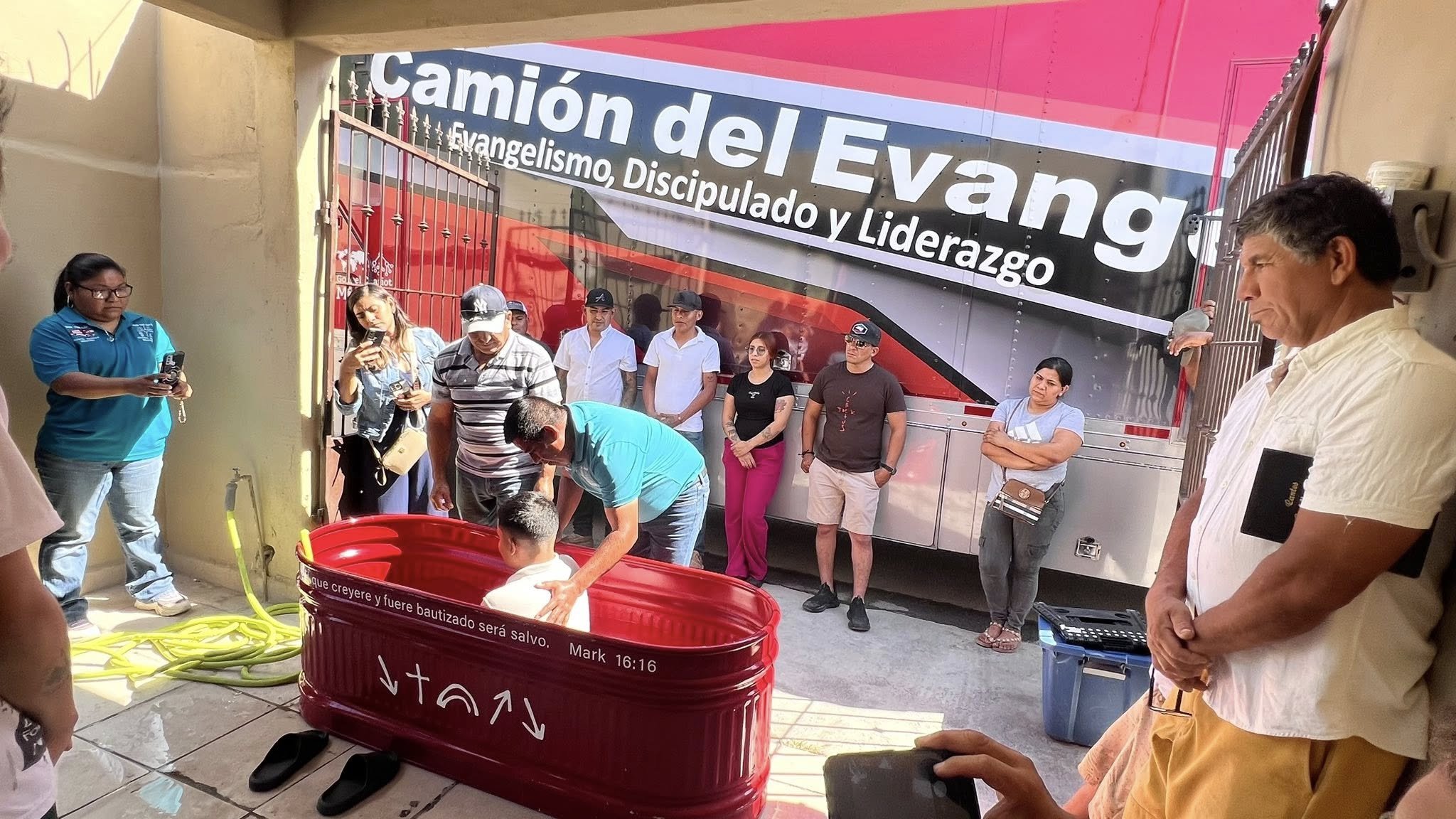 JUAN CARLOS SURRENDERS HIS LIFE TO GOD. MEXICO CAMPAIGN IN SAN BUENAVENTURA COAHUILA. GOSPEL CHARIOT/GOSPEL TRUCK WITH LOST SOULS IN MIND.