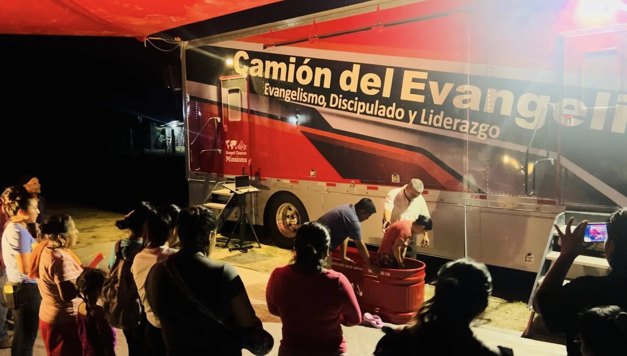 EMILIANA SURRENDERS HER LIFE TO GOD. MEXICO CAMPAIGN IN AQUISMON SAN LUIS POTOSI. MEET-GROW-GO WITH LOST SOULS IN MIND.