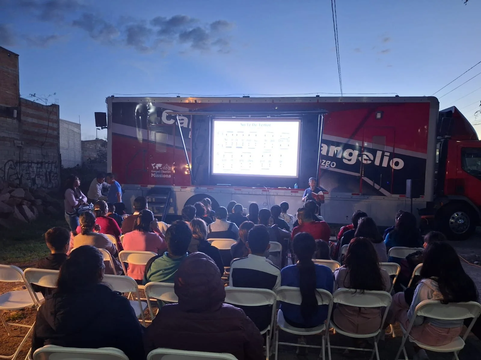 MEXICO CAMPAIGN IN SAN JUAN DEL RIO QUERETARO. GOSPEL CHARIOT/SHARE MISSIONS LATINOAMERICA.