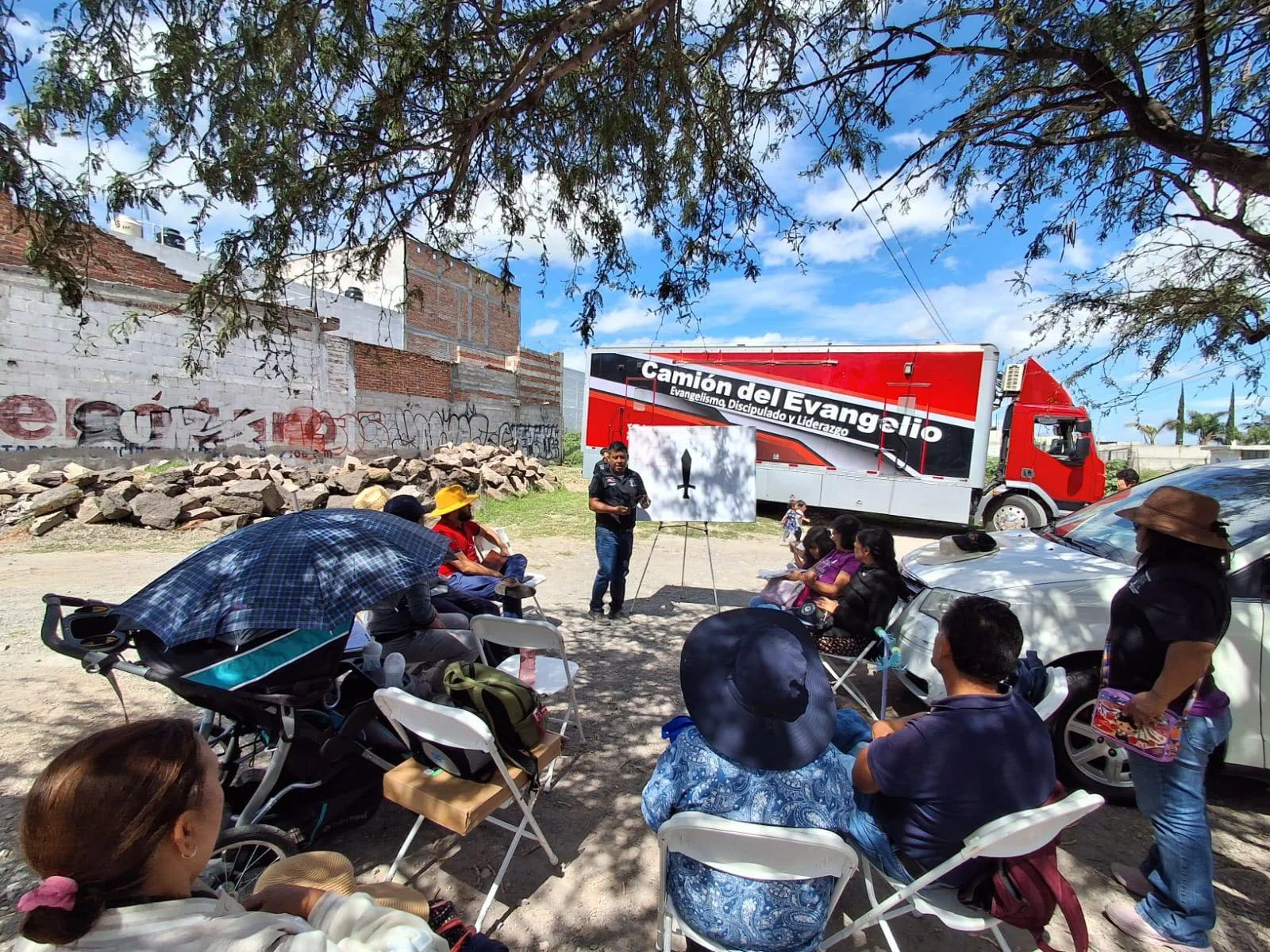 DAY #8 (FIRST PART) CAMPAIGN IN THE COMMUNITY OF THE CHURCH OF CHRIST IN SAN JUAN DEL RIO QUERETARO MEXICO WITH THE LOST SOULS IN MIND.