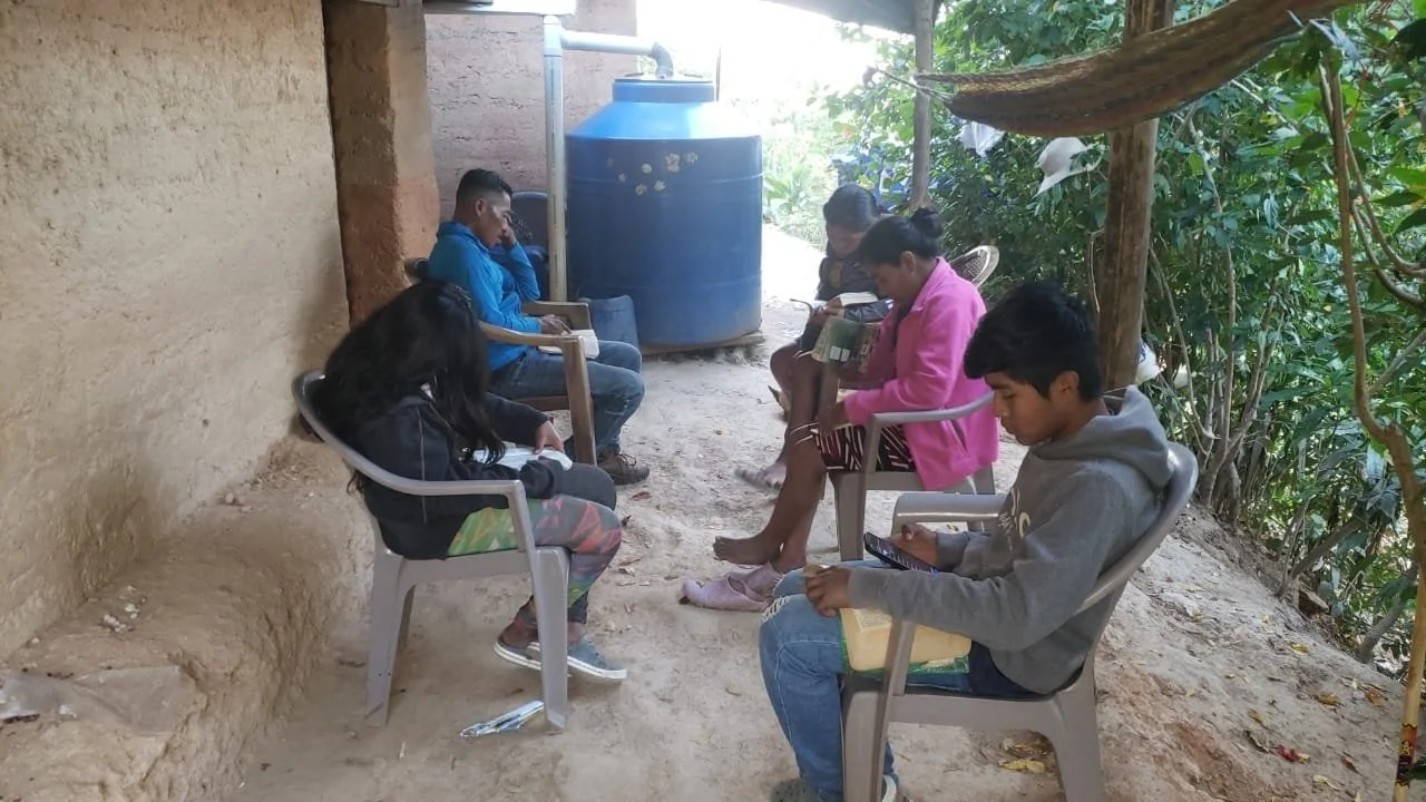 NICARAGUA Old Town Round Pole. PROJECT N3/L3.