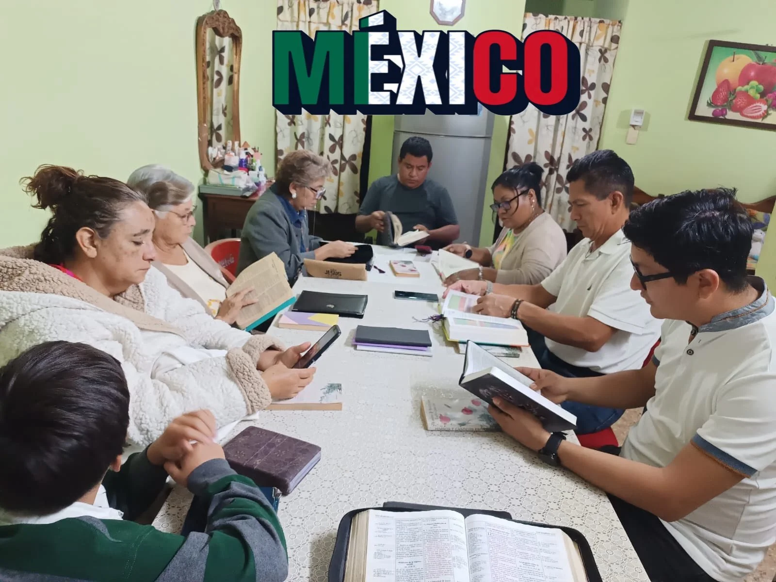 SITPACH YUCATAN MEXICO GOSPEL CHARIOT/SHARE MISSIONS AND THE CHURCH OF CHRIST POLYGON WITH THE LOST SOULS IN MIND IN THIS COMMUNITY.