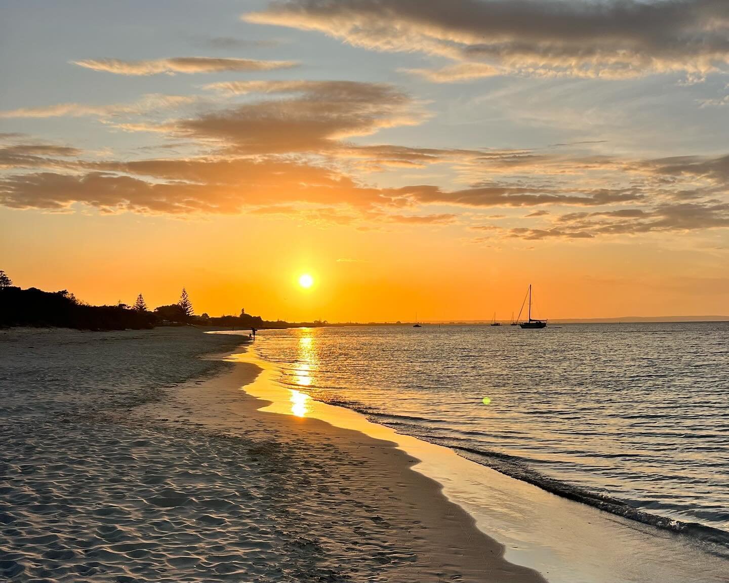 A stunning summer sunset in Busselton. #geographebay