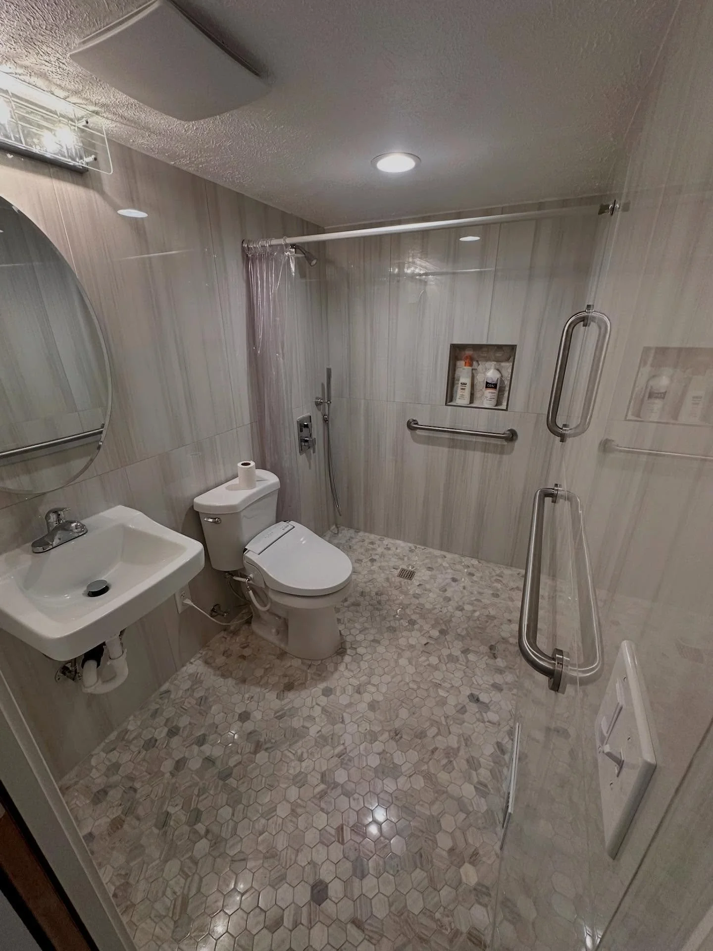 This shower is just glossy 🪩 

Tile work is a meticulous &amp; detailed craft and we do not spare the pains in perfecting it. We are so happy with how this turned out!

#spokaneremodel #spokaneconstruction #spokanecontractor #spokanecontractors #bat