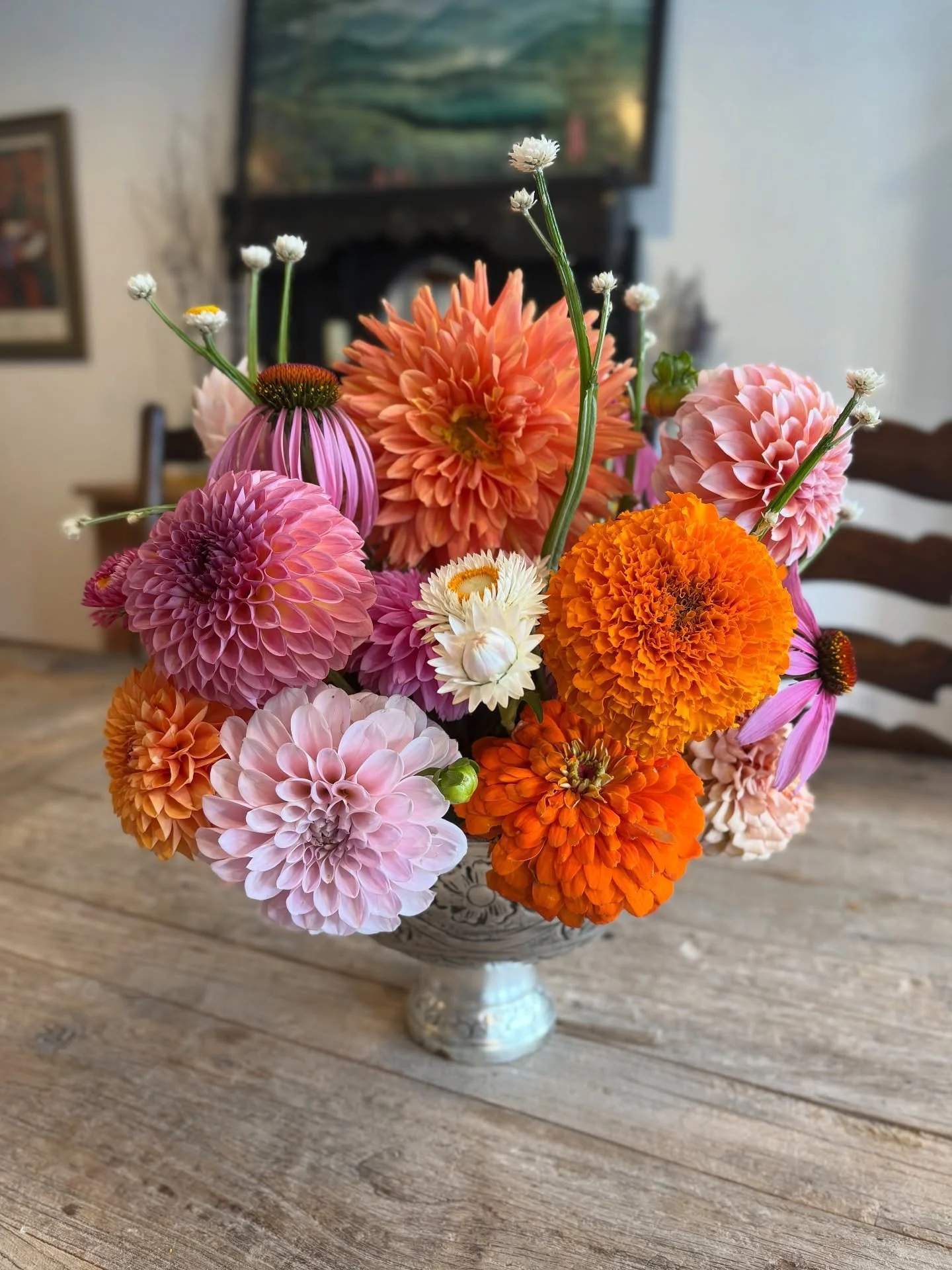 A cute little arrangement I made for our daughter&rsquo;s birthday last week 🌸🌼 

#flowerarrangements #flowers #flowerfarm #bouquet #fallflowers #compote