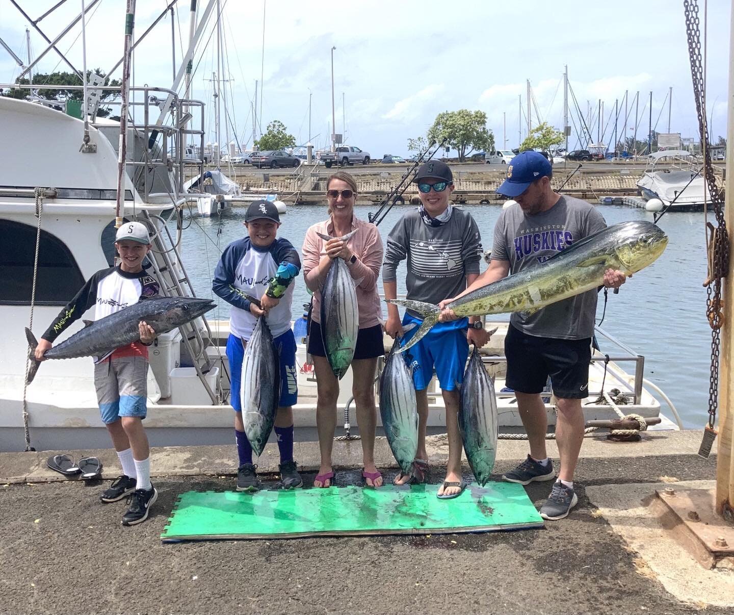 Another fun spring time mixed bag yesterday. Had some strong customers who didn&rsquo;t mind rough water. #deepseasportfishinghi #ono #mahimahi #otaru