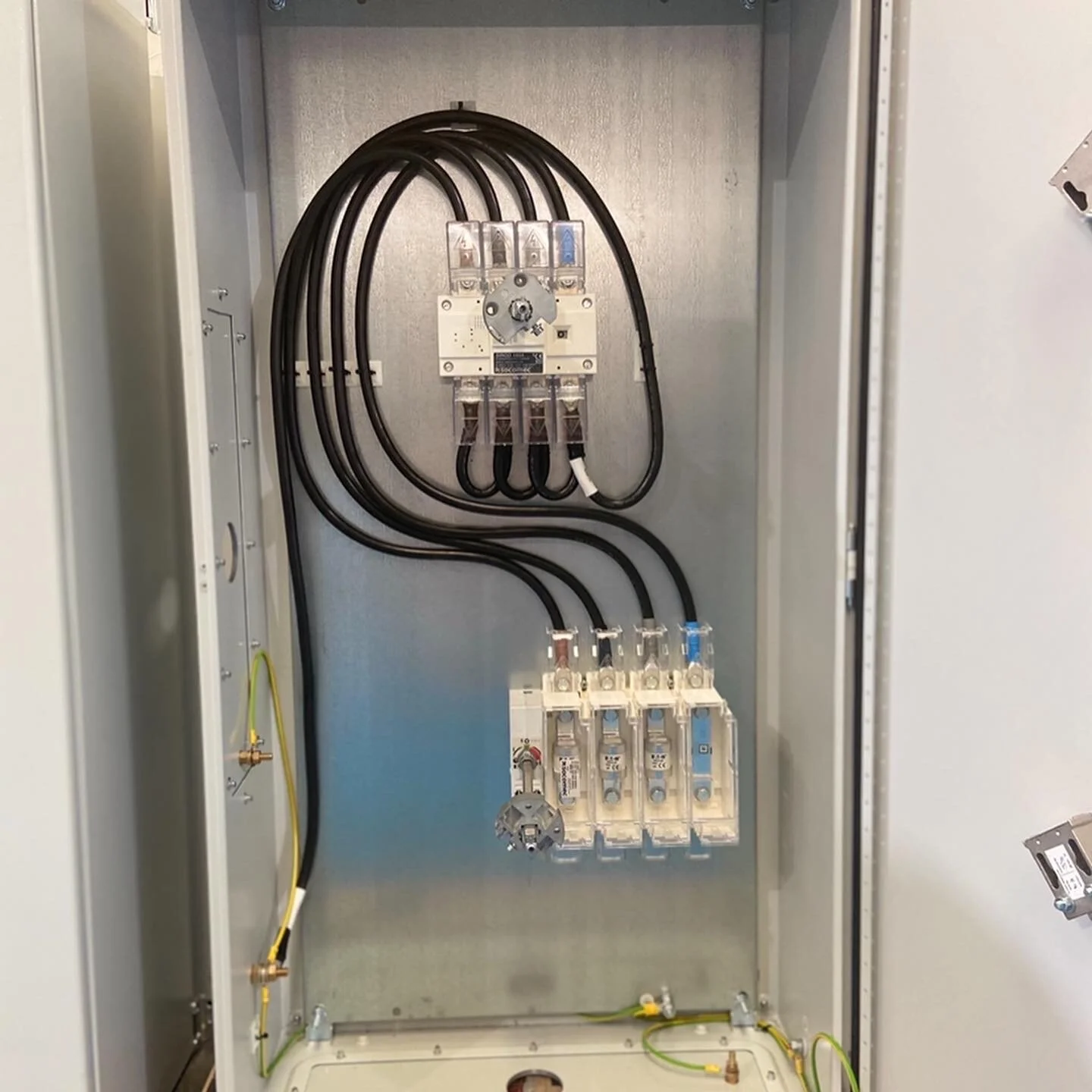 CRANE RAIL TRACK INTERLOCK PANELS – Sembcorp