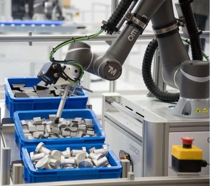 Vision, Robots and AI – A game changer for Pick, Pack and Assembly operations! 