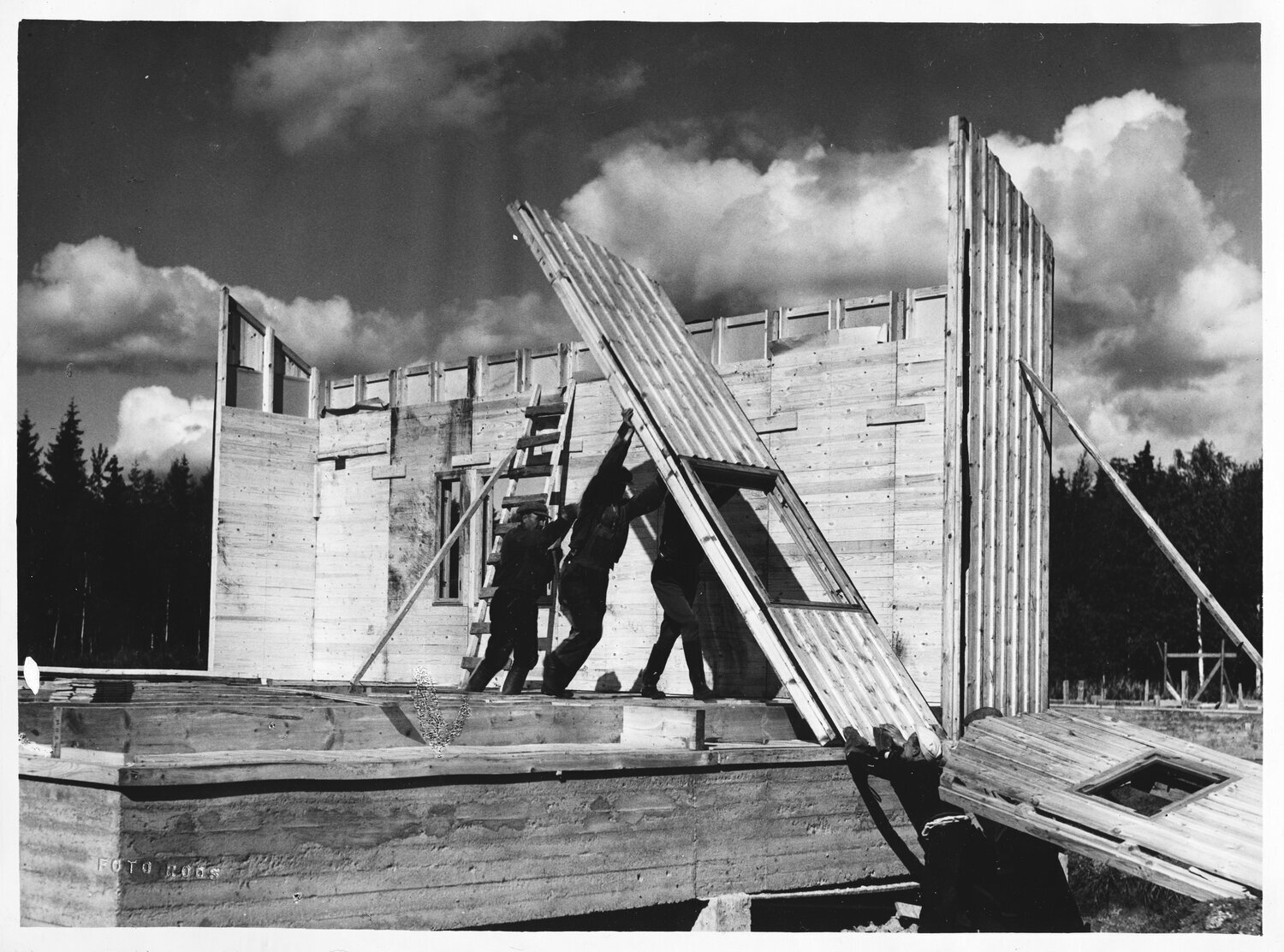 New Standards: Living together through standardisation and individuality in timber houses