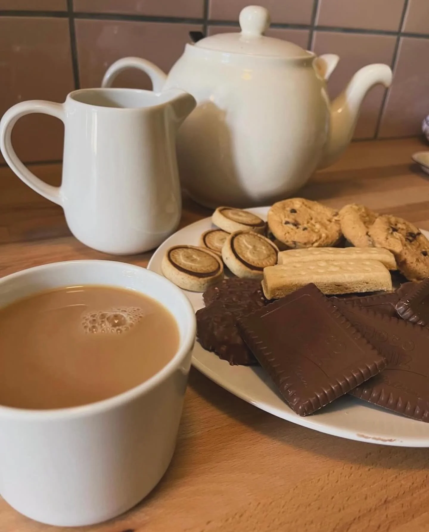 It&rsquo;s National Tea Drinking Day ☕

At OfficeTribe, it&rsquo;s the small moments that make the day &ndash; a quick break, a chat in the kitchen, or just stepping away from your desk for five minutes.

Tea will be flowing all today, so come and gr