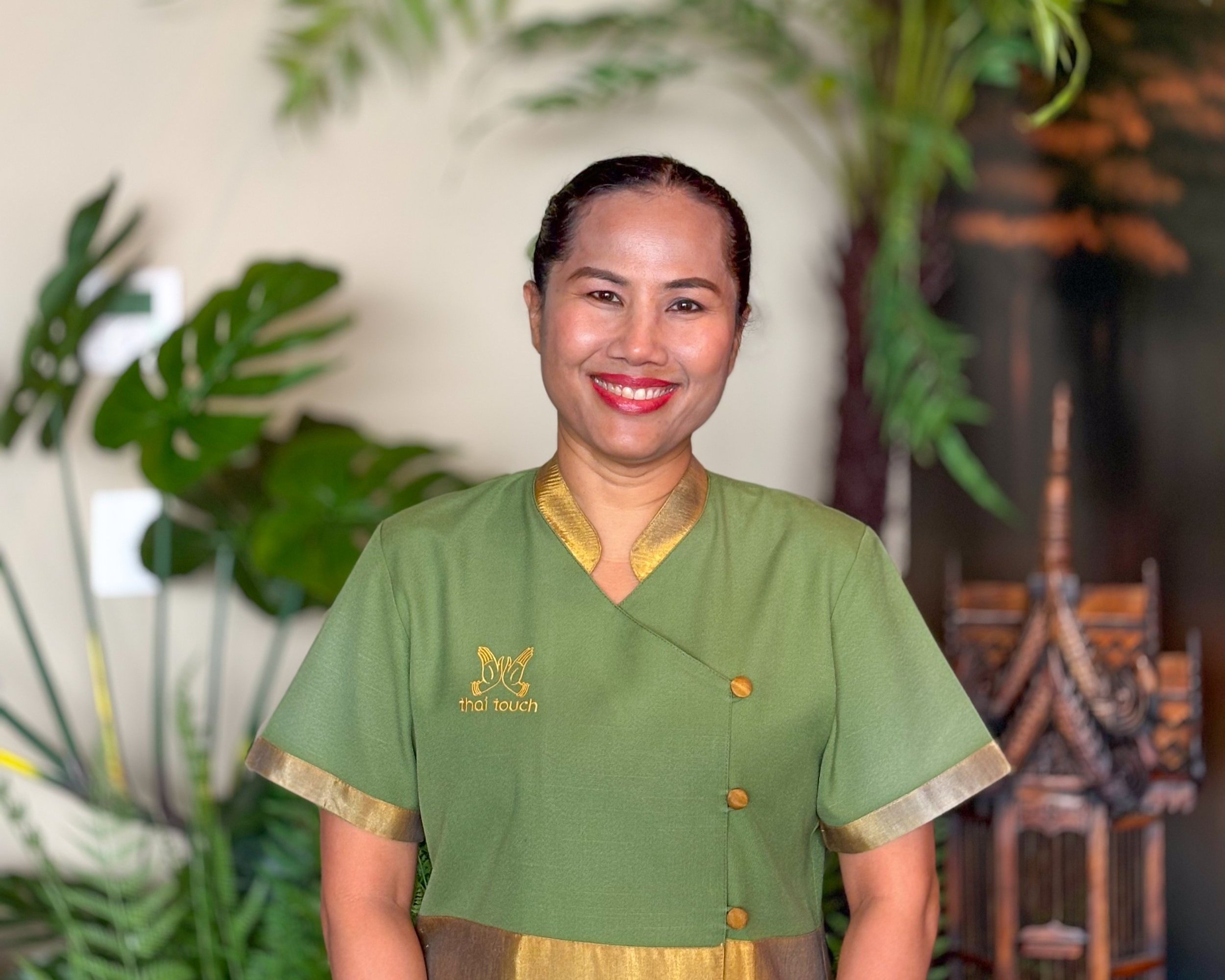 Chom – Thai Touch Senior Therapist