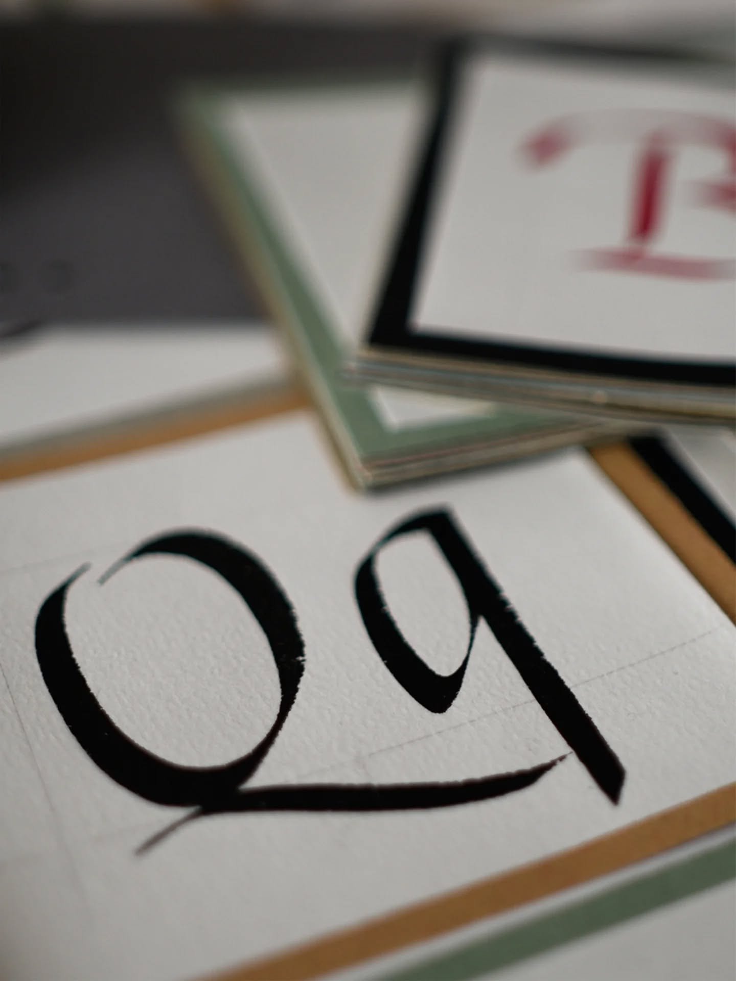 Details 🔤
Written with #automaticpen and #watercolour on #hahnem&uuml;hlepaper
:
#calligraphy #lefthandedcalligraphy #calligraphypractice #neverstoplearning #petracasotto