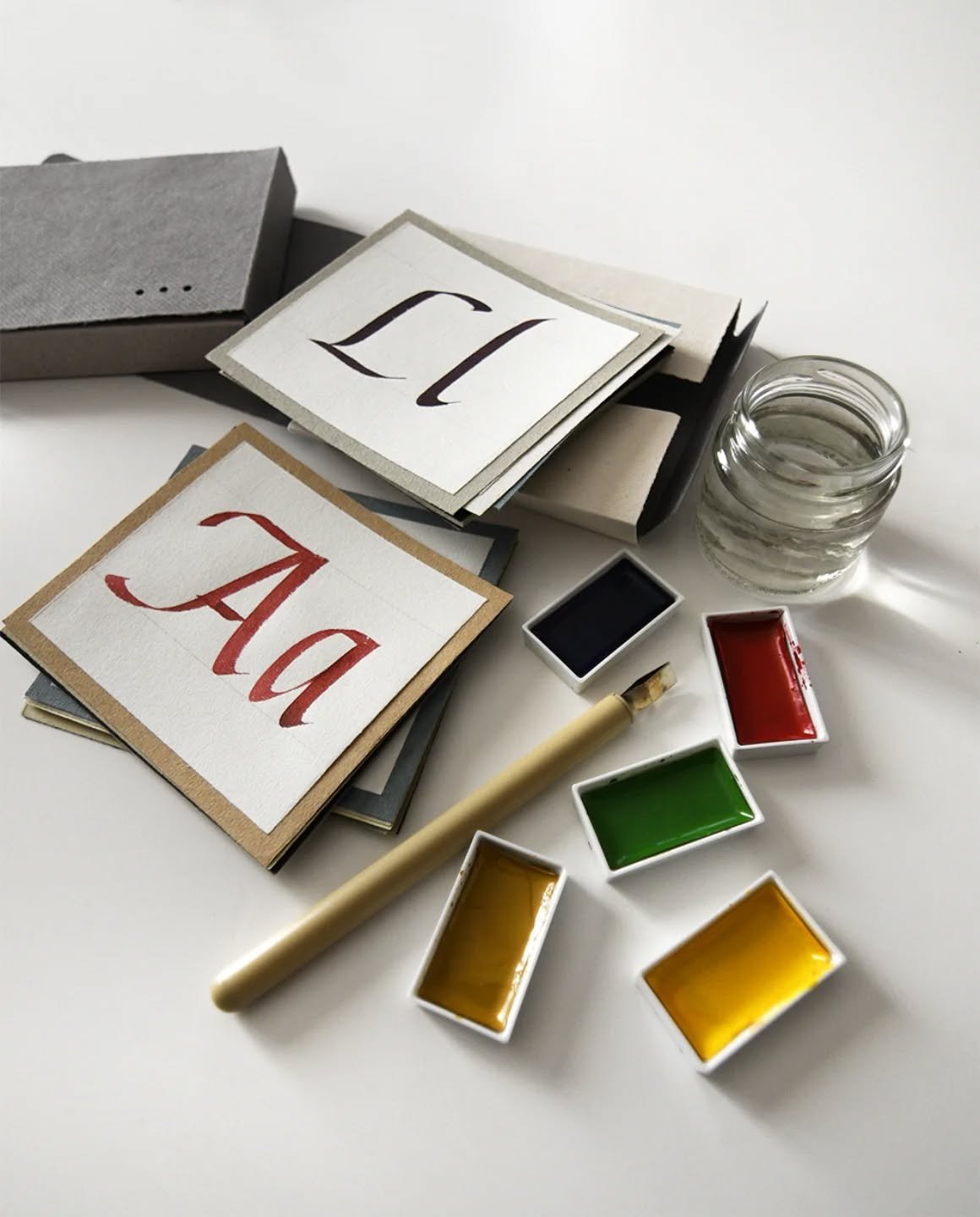 In partenza ad Ottobre i Corsi di Calligrafia presso @ondacreativapadova 🤩
Tutte le INFO per iscriversi su:
www.associazioneondacreativa.it/
:
Corso di Calligrafia - Livello base
Le basi della Scrittura Italica&nbsp;
8 Incontri - Il Venerd&igrave; d