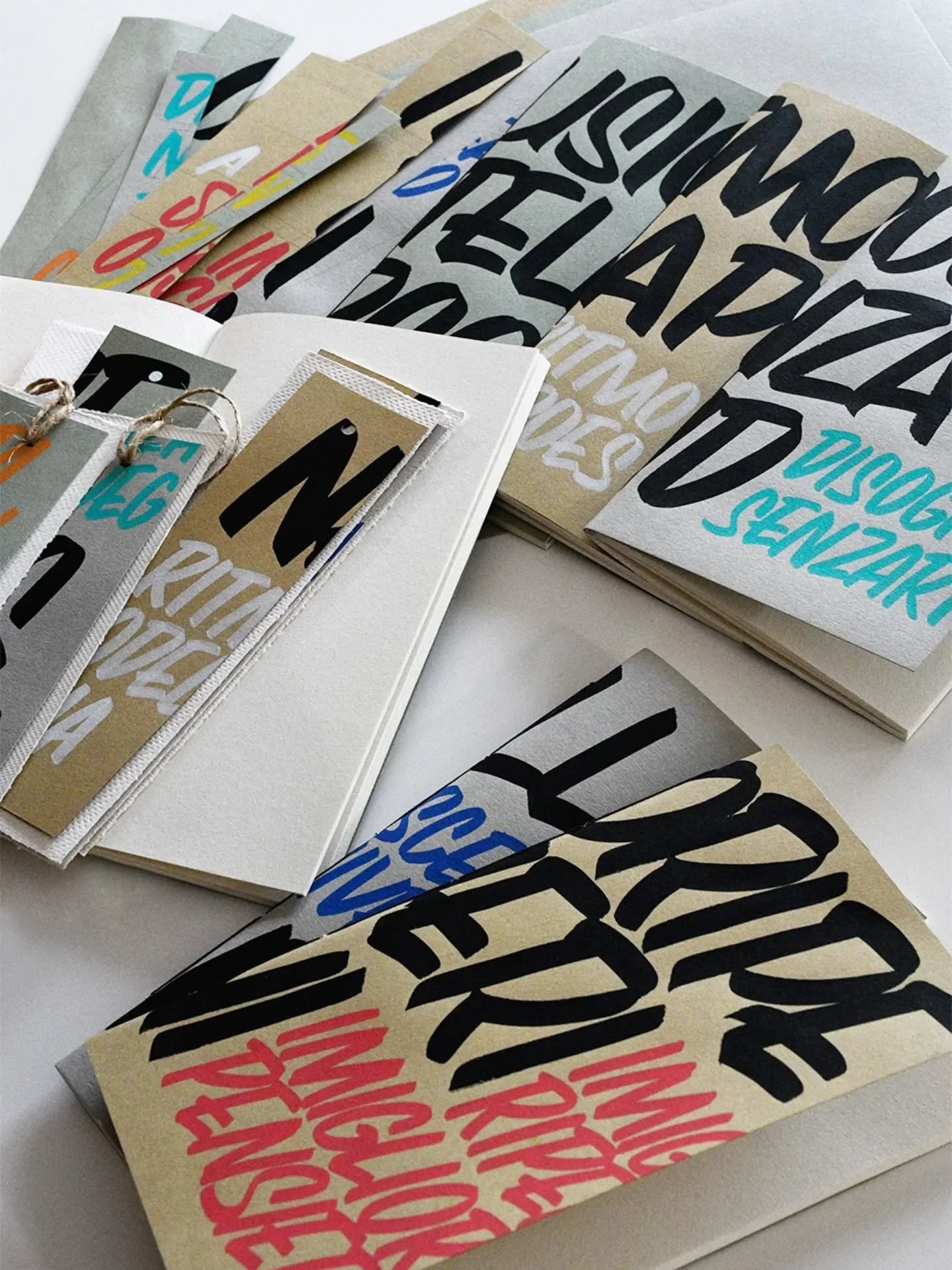 #casualscript 🔠
Informal, hand-painted letters typical of mid-20th century advertising.
Writing these letters with gouache and a brush is really relaxing, a kind of meditation. It may seem that they were done quickly, because the strokes are slanted