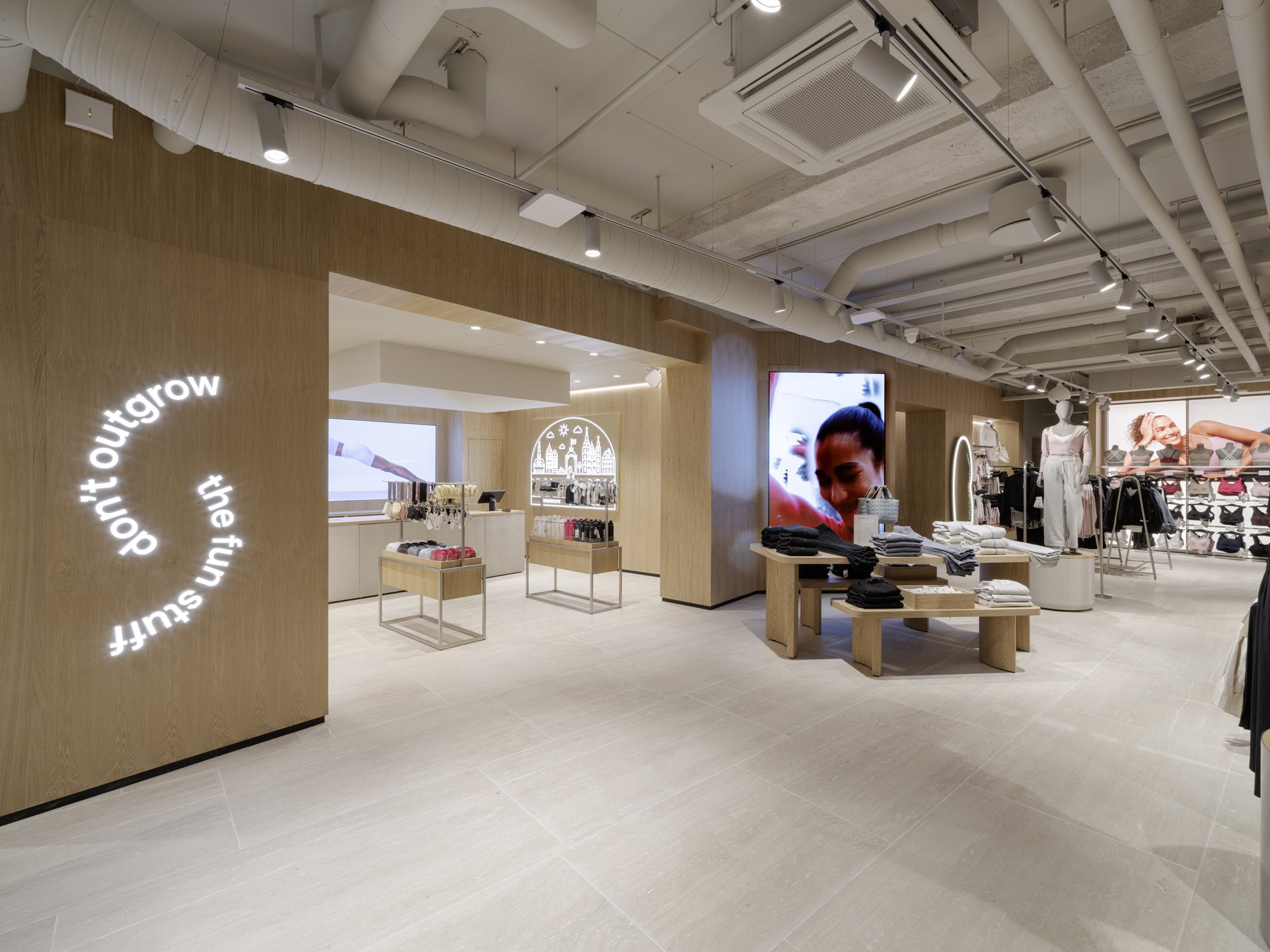 Andreas Raun Rosendahl Architectural Photographer Copenhagen @ANDREAS.RAUN.ROSENDAHL LULULEMON CPHB0011946-HDR.jpg