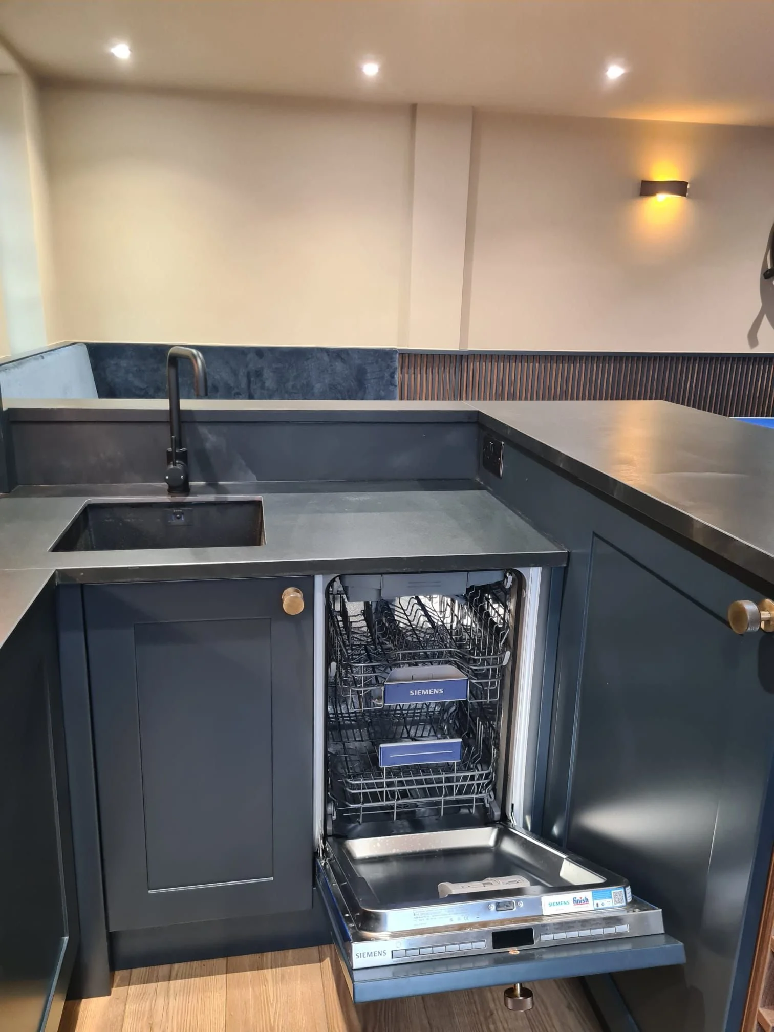 Integrated sink and slimline dishwasher