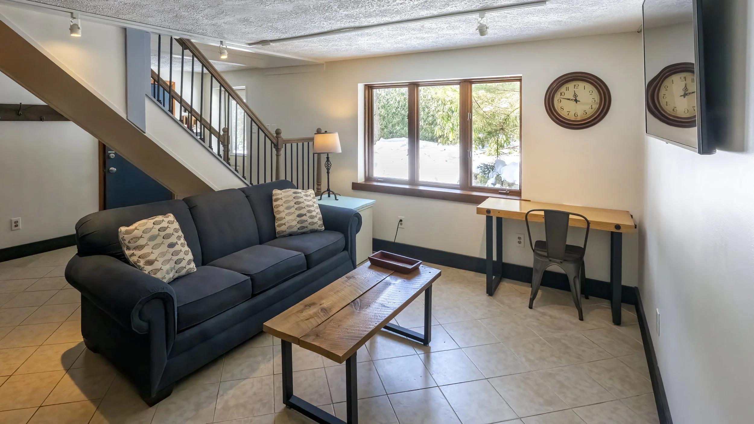Lower Family Room-3.jpg