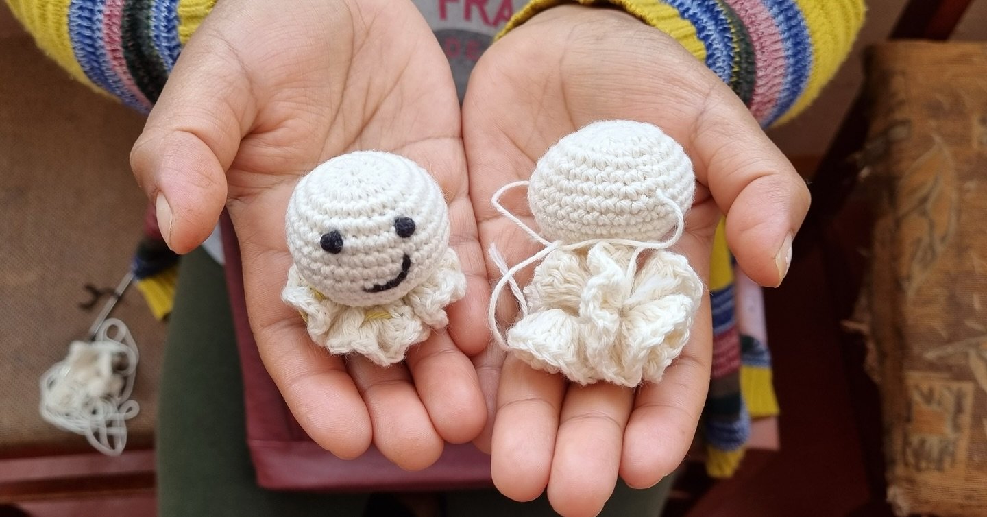 🌟✨ Knitting gratitude into every stitch! 
Handcrafted by fair trade artisans in Peru, these little Popcorn Pearls are on their way to make a difference in the world. 
What are you grateful for today? 💖🥰 

#PopcornThanks #Gratitude #MakingADifferen
