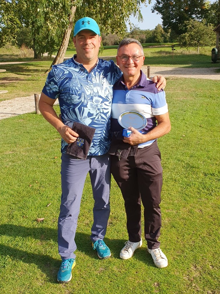 Jérôme PEREZ, vice-champion du Loiret en 2ème série messieurs, et Luis VALOY Champion du Loiret en 3ème série messieurs
